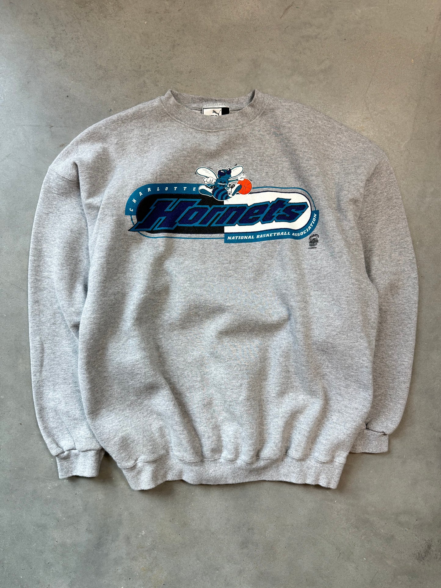 90’s Charlotte Hornets Vintage Oval Logo Puma NBA Crewneck (XL)