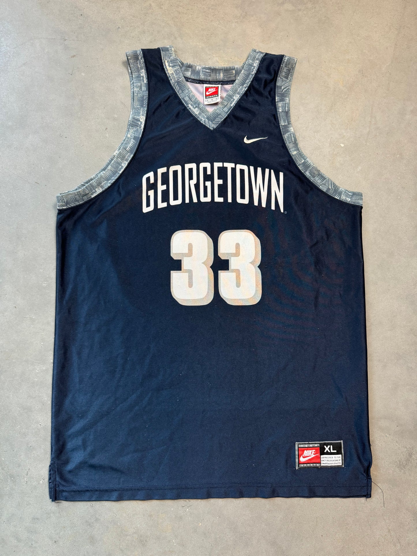 90’s Georgetown Hoyas Alonzo Mourning Vintage Nike Team Sports College Basketball Jersey (XL)