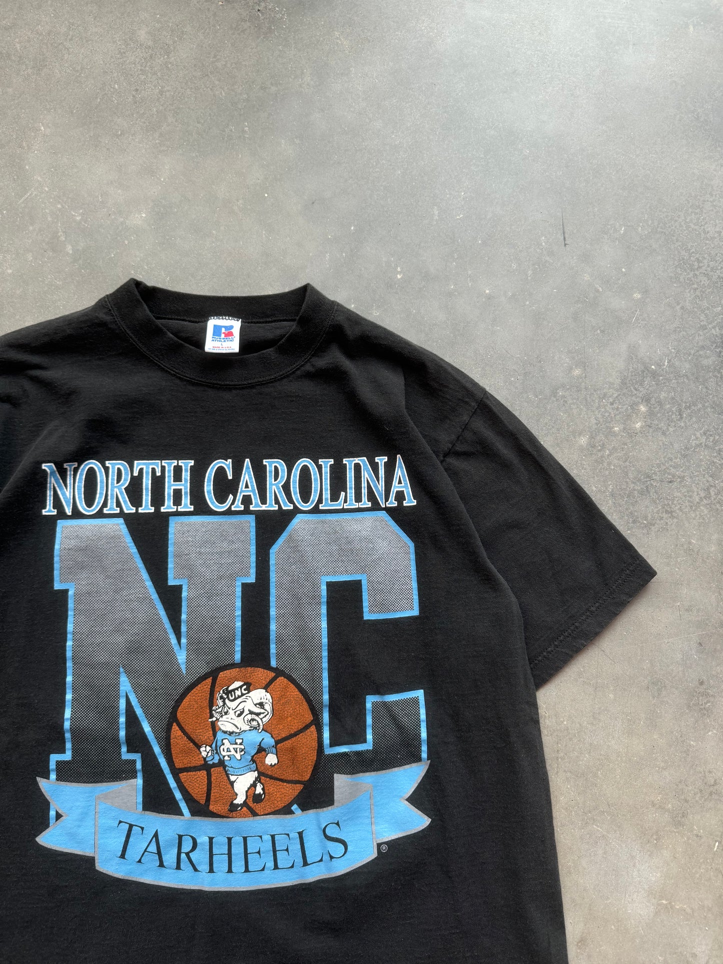 90’s UNC North Carolina Tarheels Vintage Russell Athletic College Basketball Tee (Large)