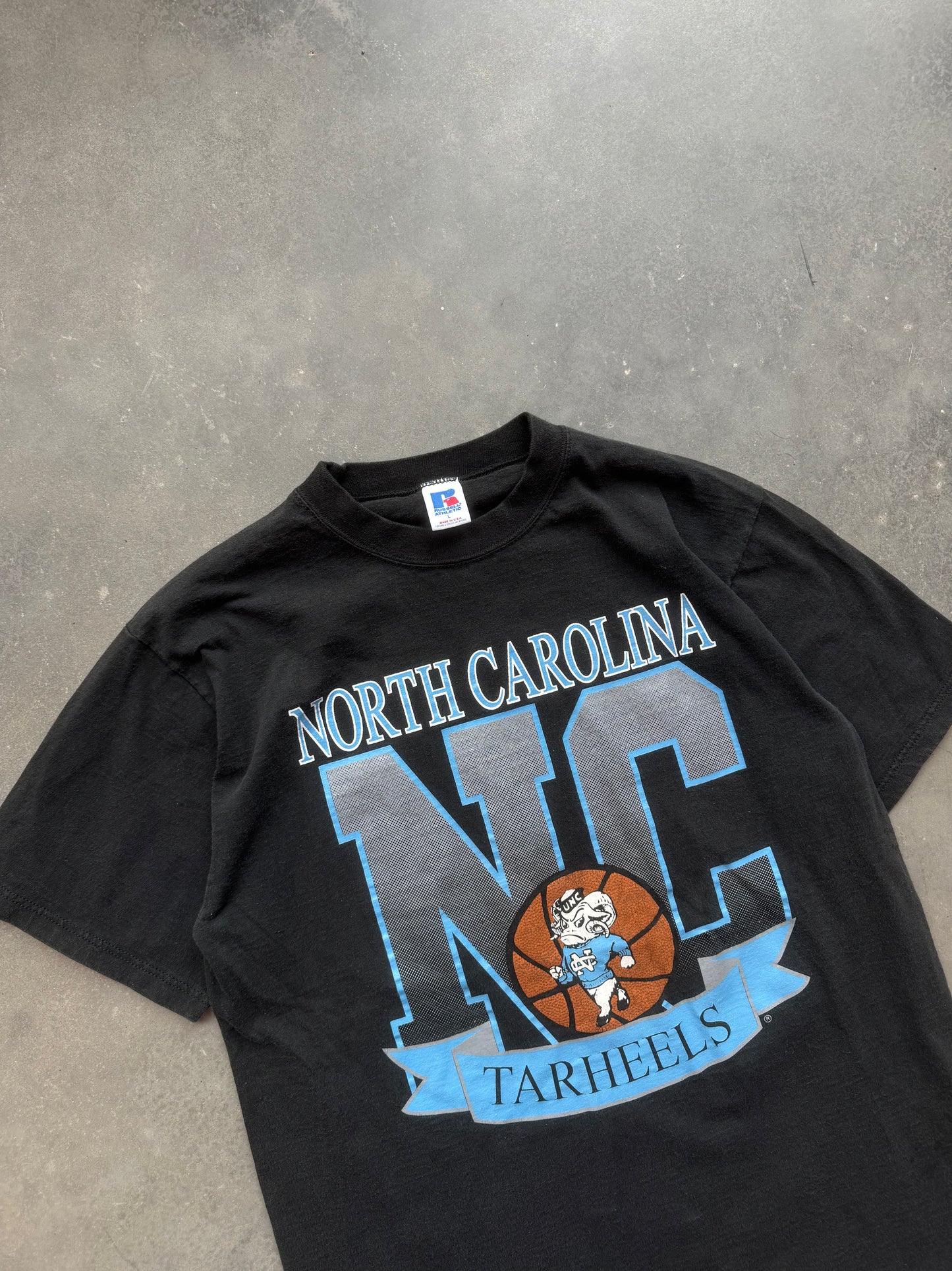 90’s UNC North Carolina Tarheels Vintage Russell Athletic College Basketball Tee (Large)