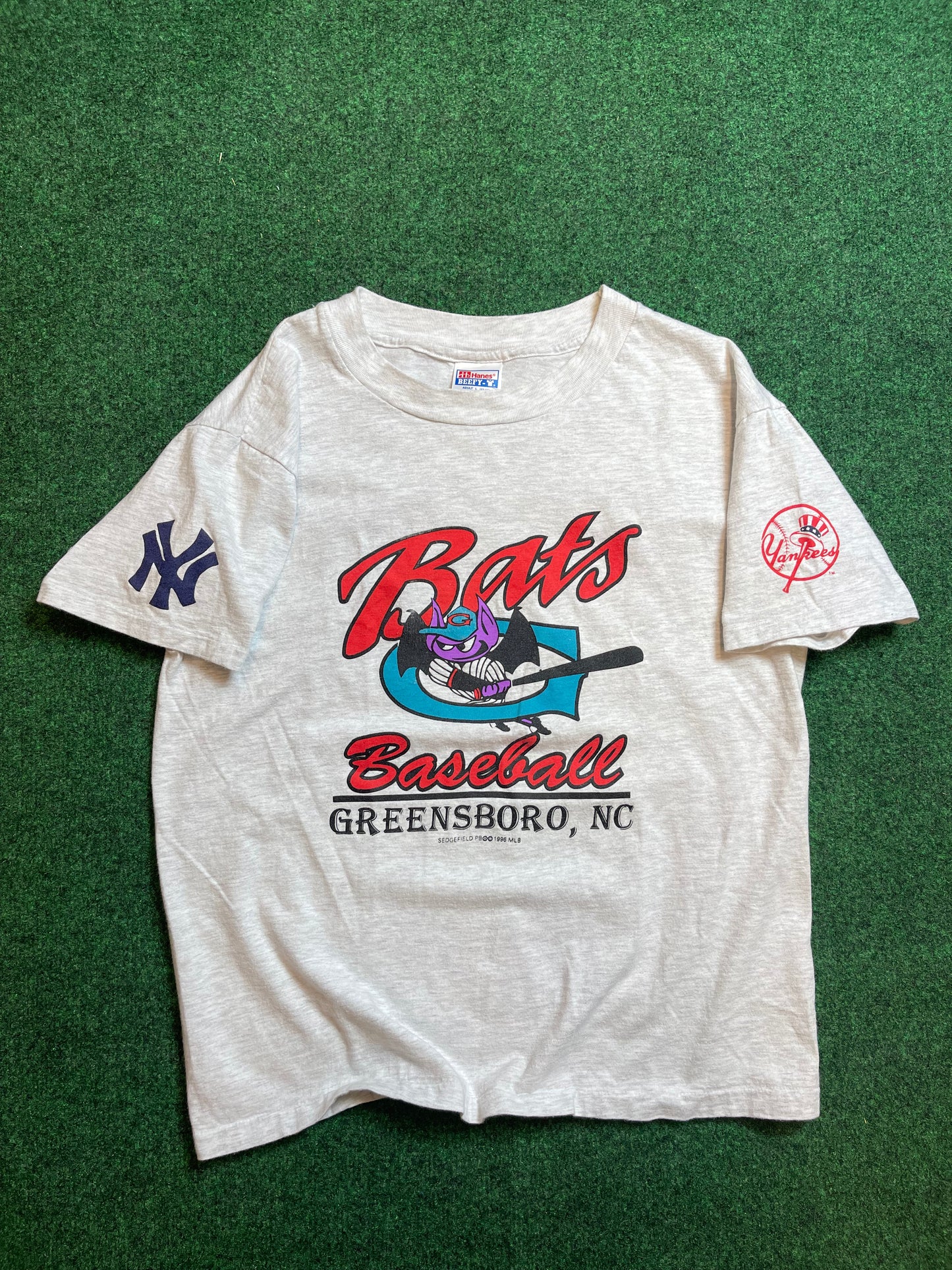 1996 Greensboro Bats Vintage MILB Minor League Baseball Tee (Medium)