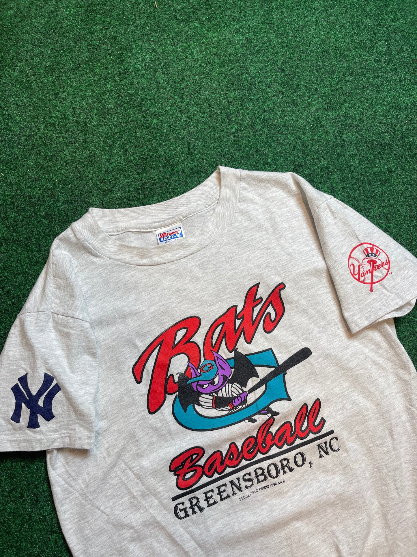 1996 Greensboro Bats Vintage MILB Minor League Baseball Tee (Medium)