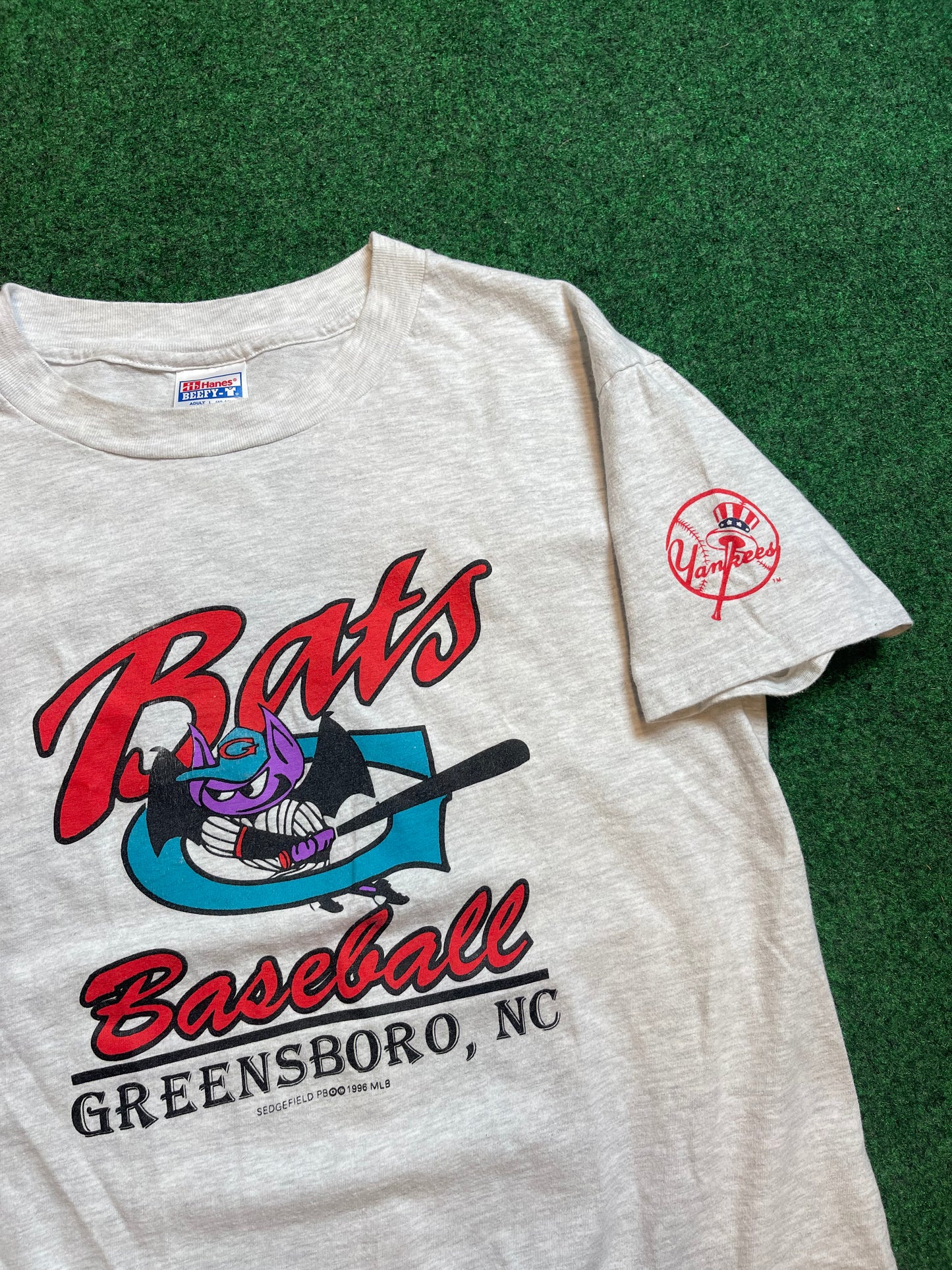 1996 Greensboro Bats Vintage MILB Minor League Baseball Tee (Medium)