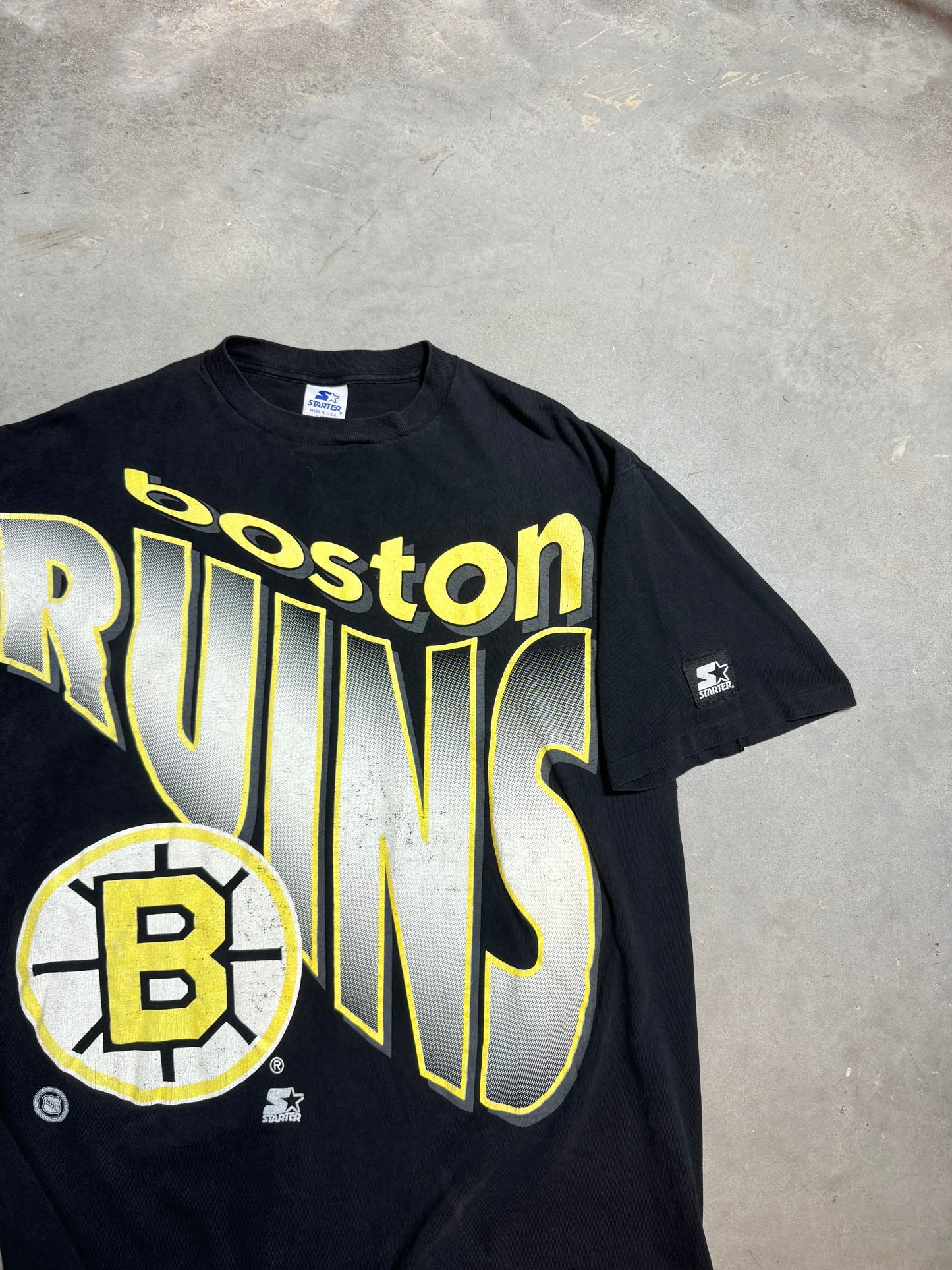 90’s Boston Bruins Vintage Black Starter Wave Spellout NHL Hockey Tee (Large)