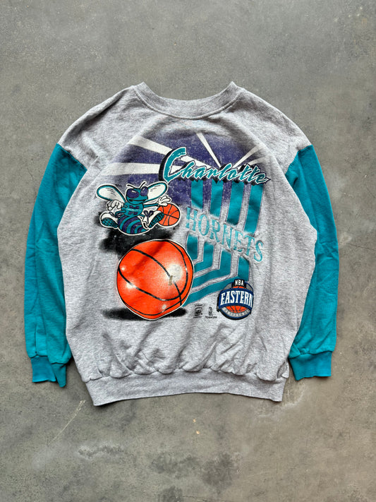 90’s Charlotte Hornets Vintage Colorblocked NBA Big Graphic Crewneck (XL)