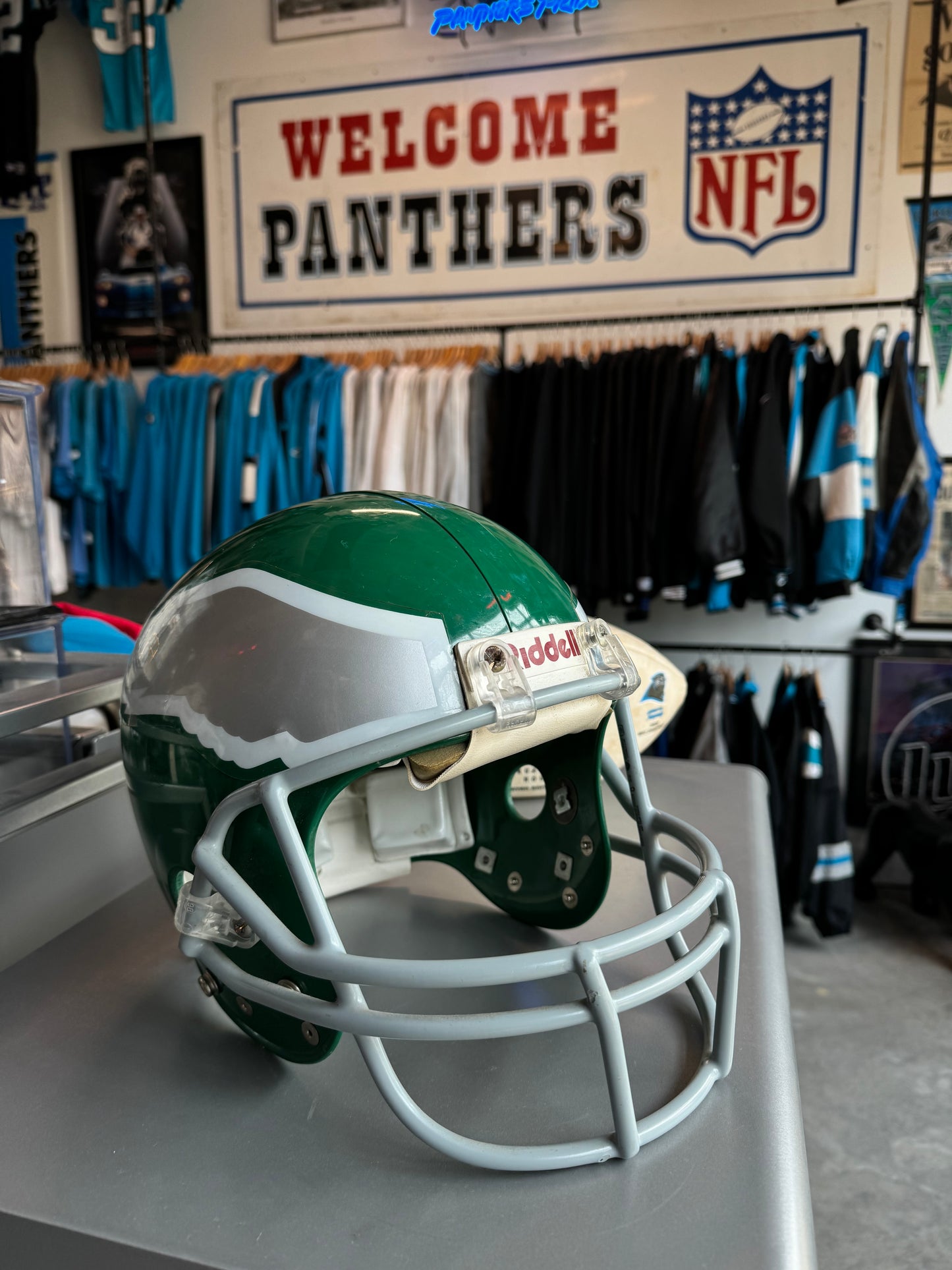 90’s Philadelphia Eagles Vintage Kelly Green Riddell Full Size NFL Helmet