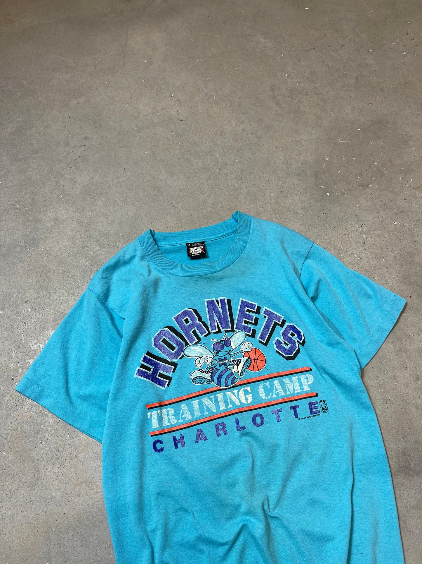 80’s Charlotte Hornets Training Camp Vintage Salem Sportswear NBA Tee (Medium)