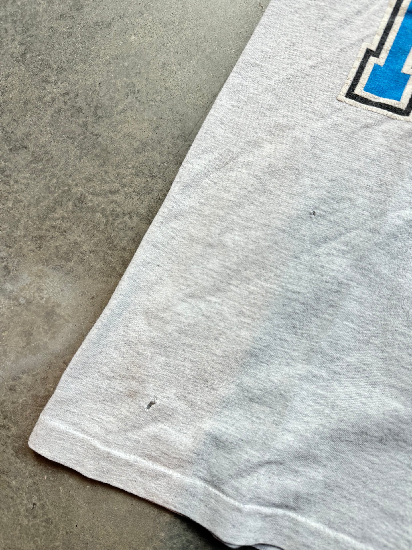 1993 Carolina Panthers Vintage Heather Grey Abstract Sketch Logo NFL Tee (Large)