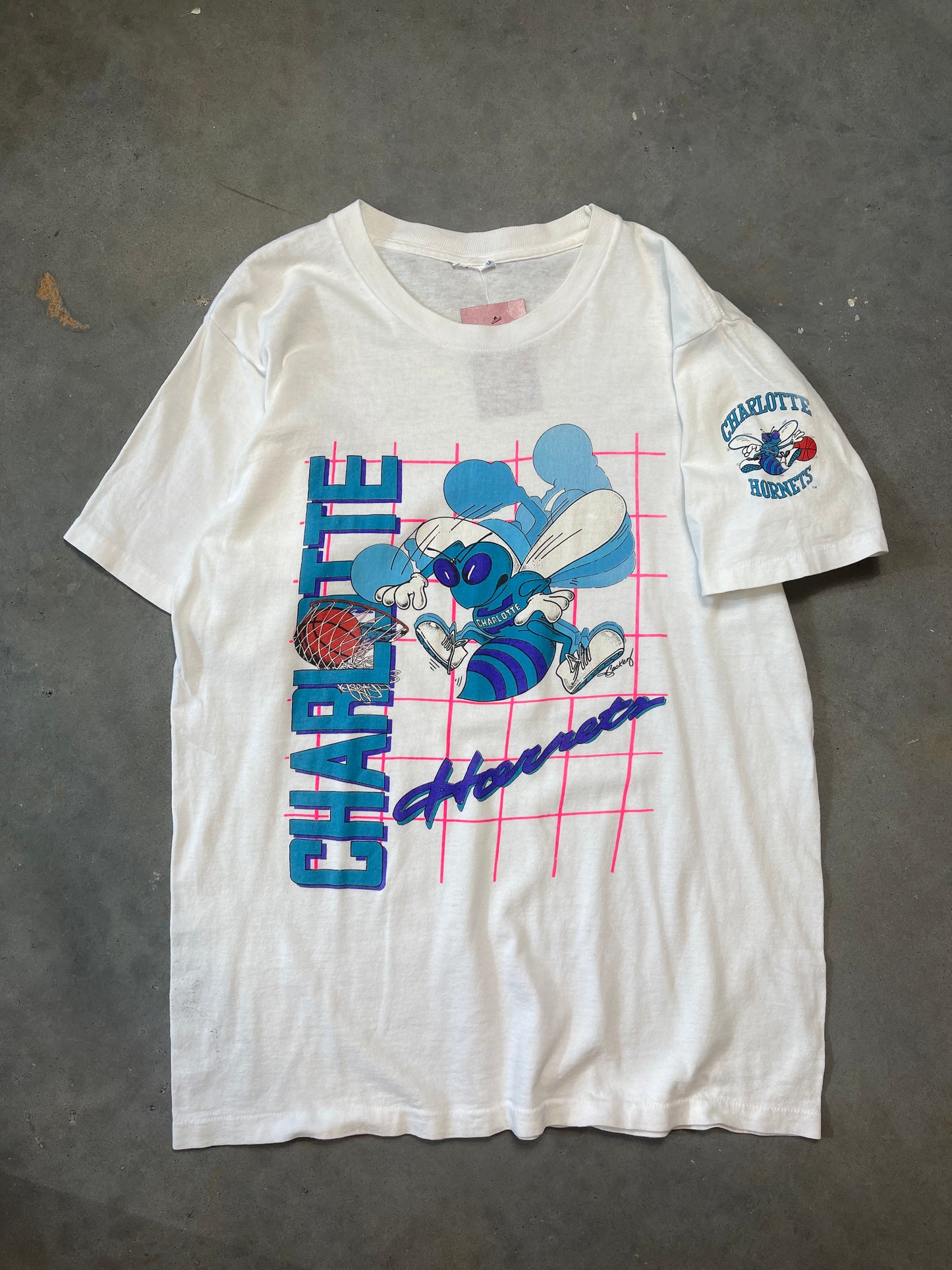 90’s Charlotte Hornets Vintage Hugo Slam Dunk NBA Tee (Large)