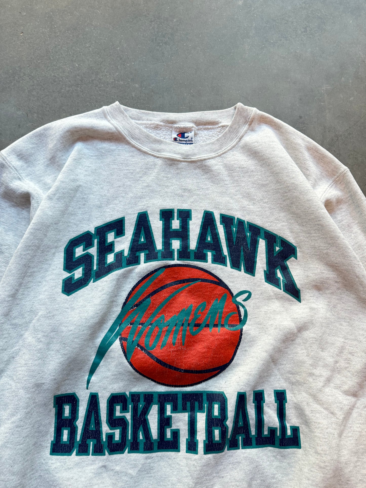 90’s University of Wilmington Seahawks Women’s Basketball Vintage Champion Crewneck (XL)