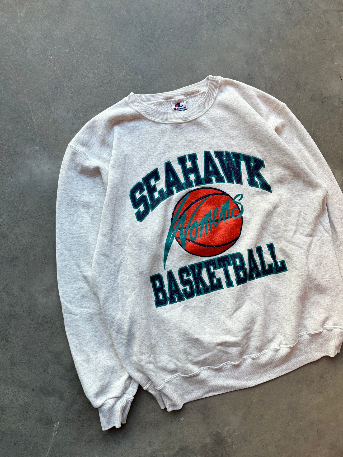 90’s University of Wilmington Seahawks Women’s Basketball Vintage Champion Crewneck (XL)