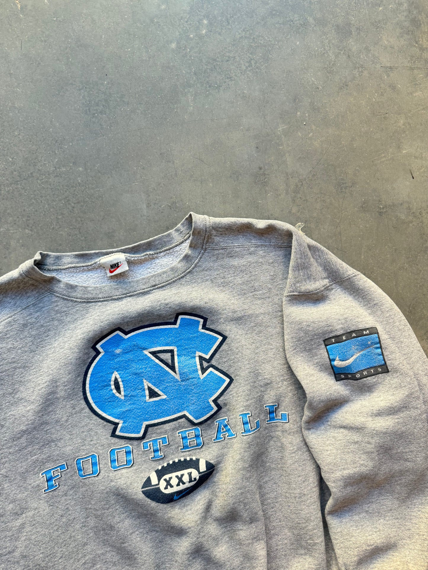 90’s UNC North Carolina Tarheels Football Vintage Nike Team Sports Grey College Crewneck (Boxy Large)