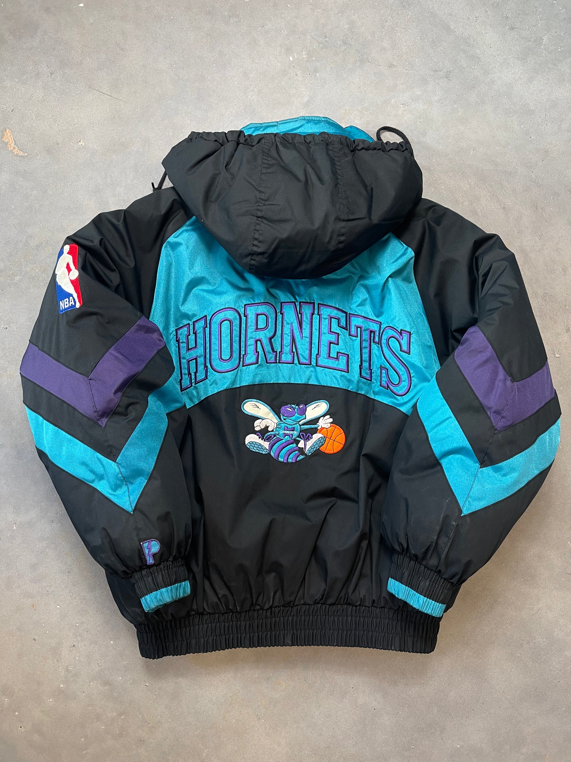 90 s Charlotte Hornets Vintage Pro Player Black Colorblocked NBA Puffer Jacket Large
