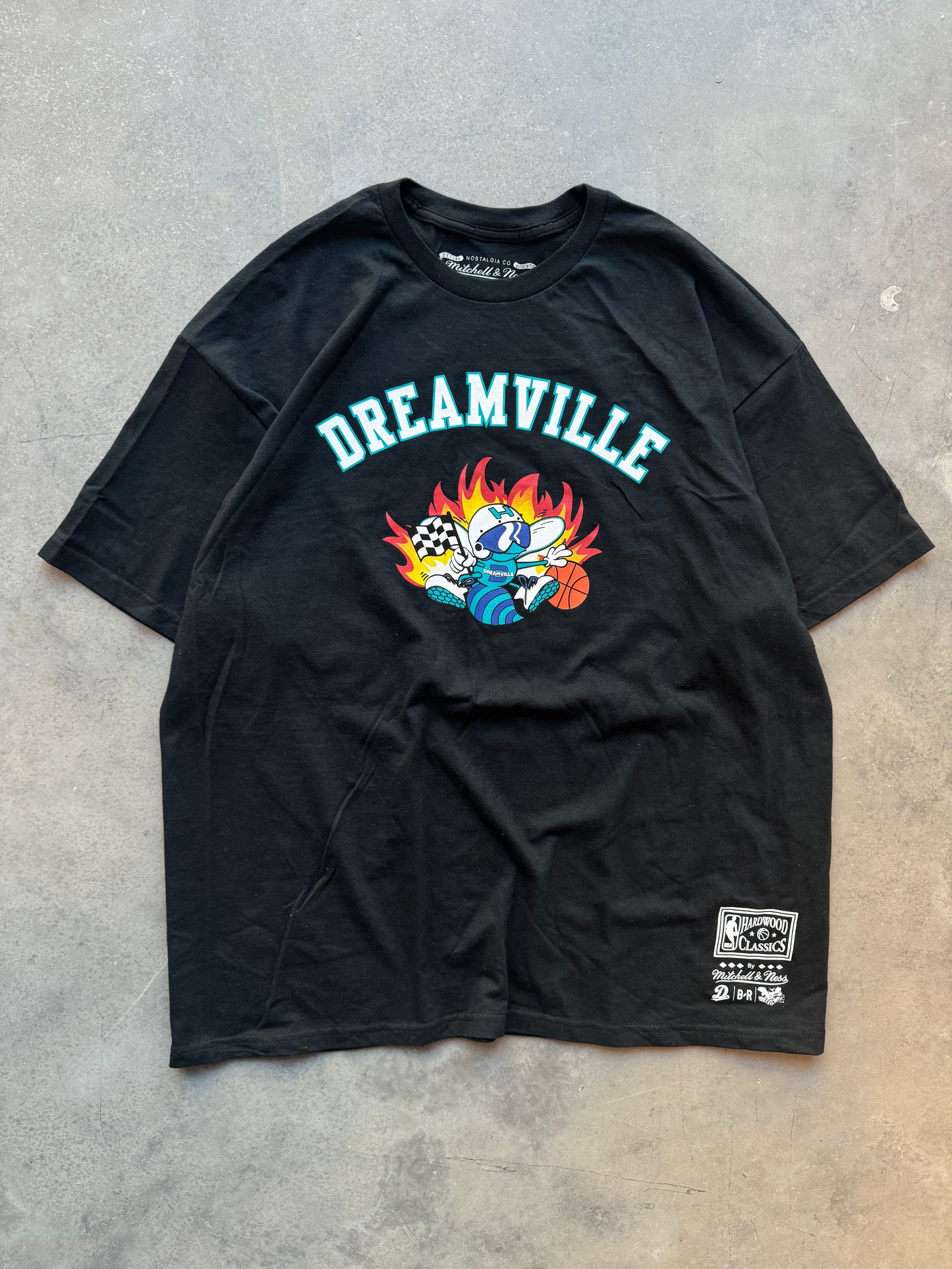 2020 Charlotte Hornets x Dreamville x Bleacher Report Flame Logo NBA Tee (XXL)