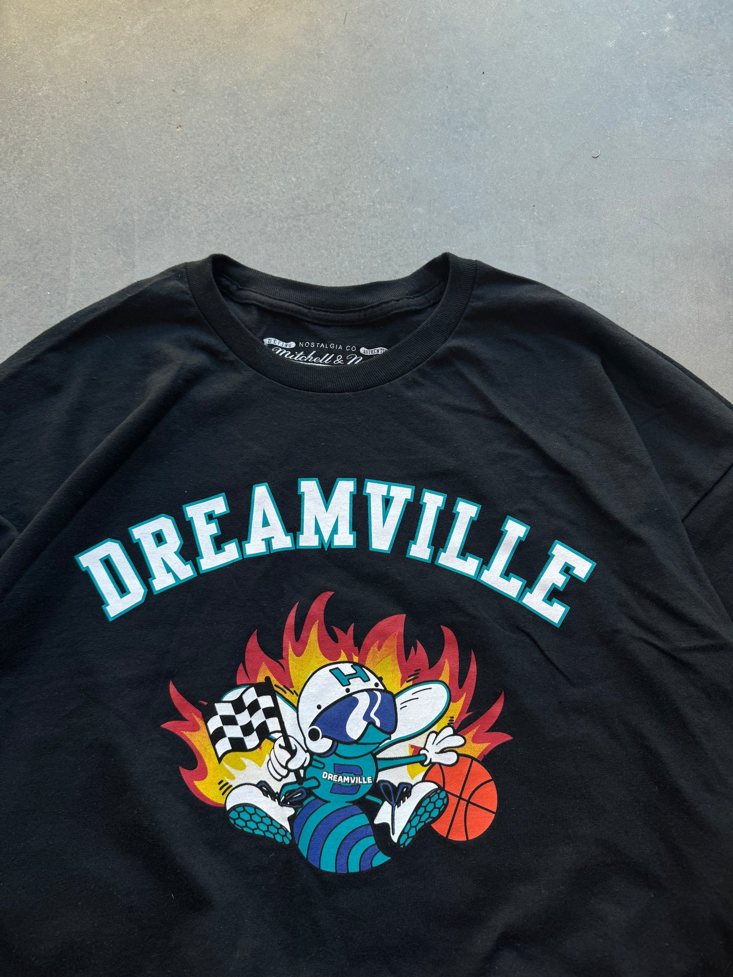 2020 Charlotte Hornets x Dreamville x Bleacher Report Flame Logo NBA Tee (XXL)