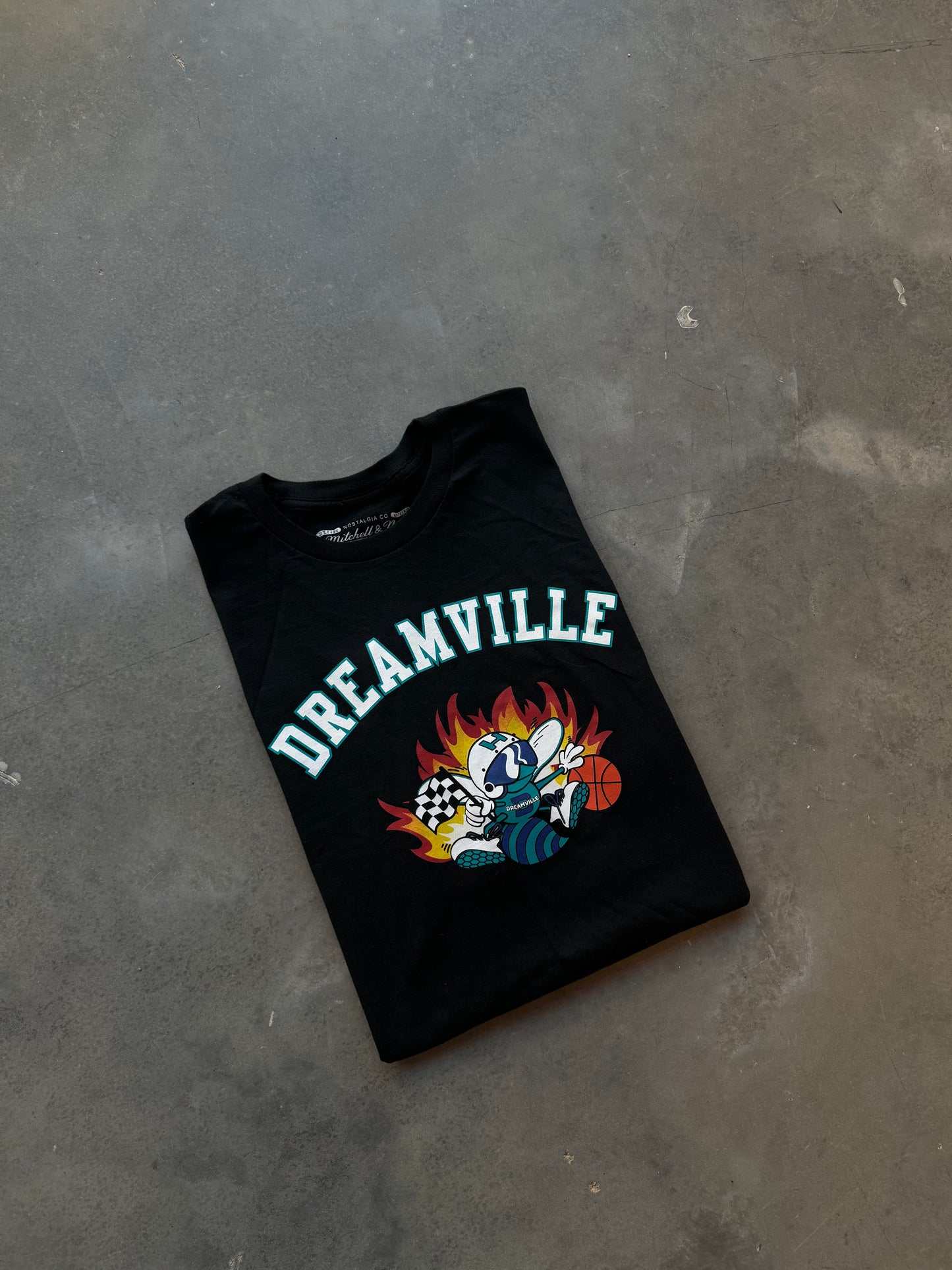 2020 Charlotte Hornets x Dreamville x Bleacher Report Flame Logo NBA Tee (XXL)