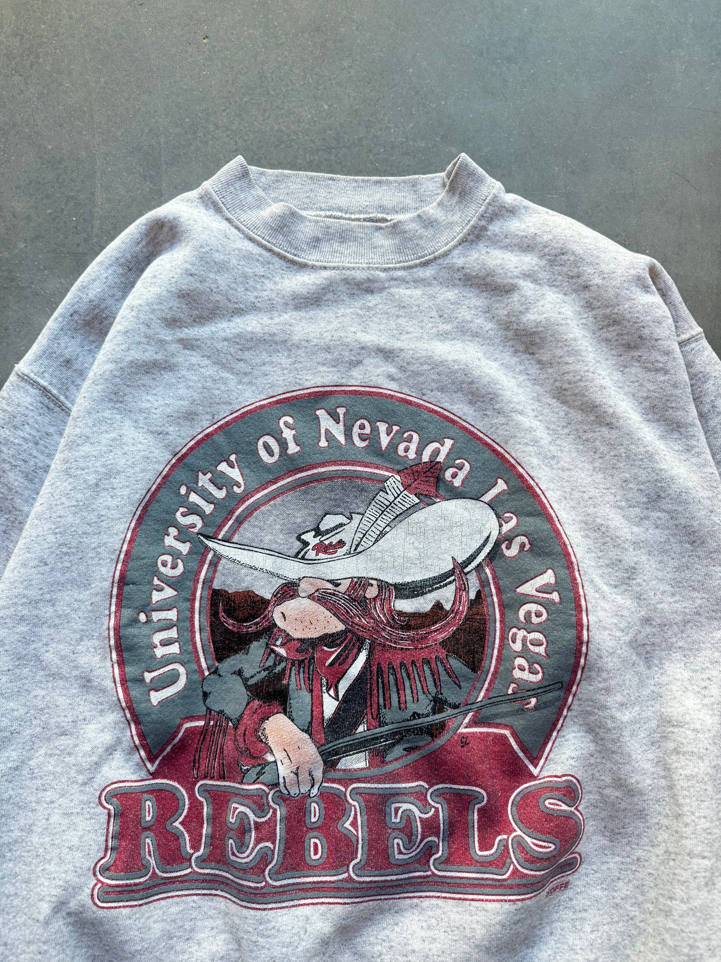 90’s UNLV Running Rebels Vintage Heather Grey College Mascot Crewneck (Large)