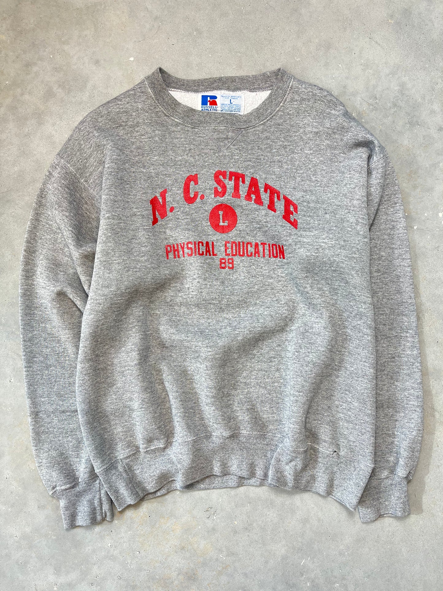 1989 NC State Wolfpack Physical Education Vintage Russell Athletic Crewneck (Large)