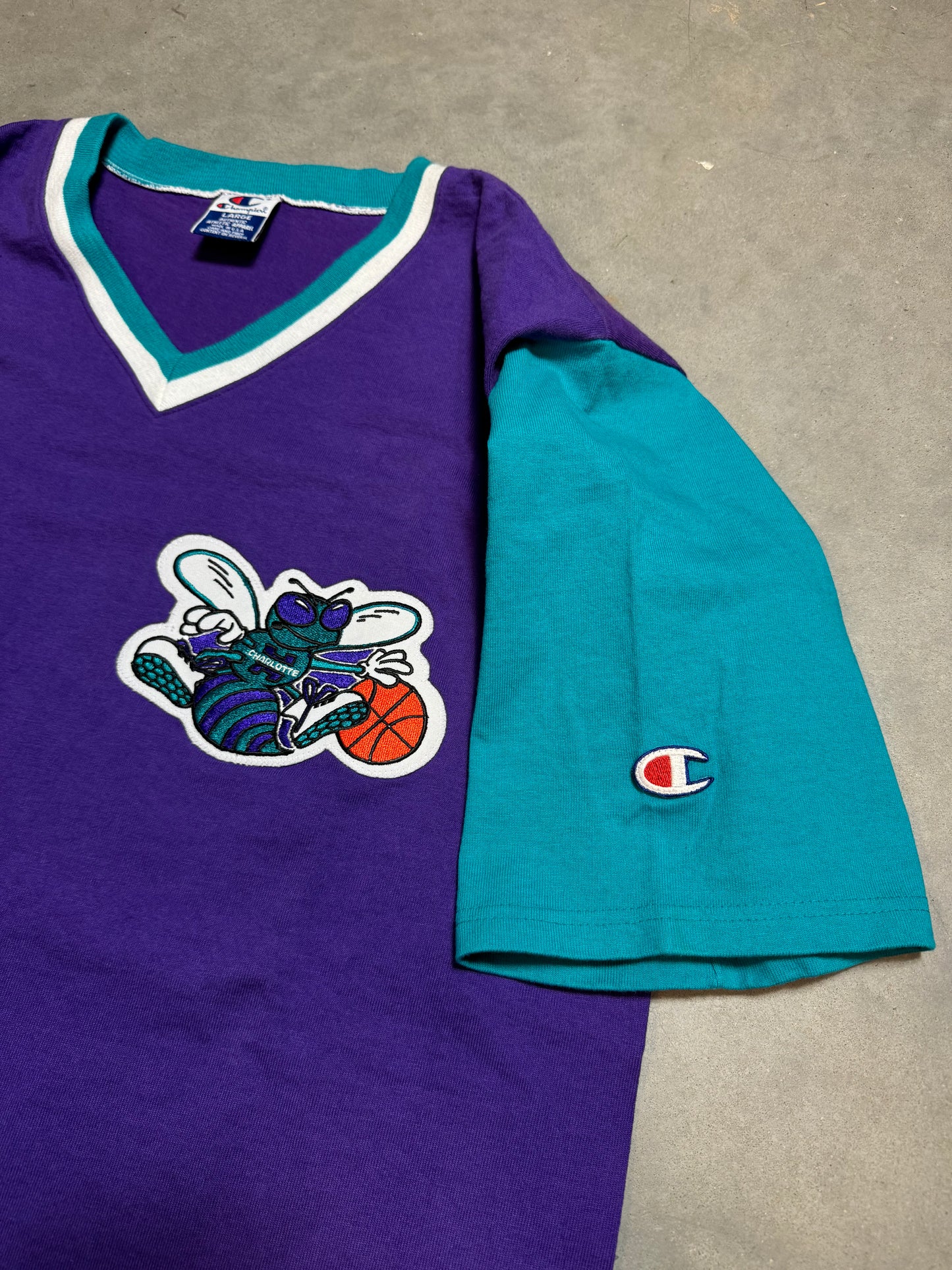 1996/97 Charlotte Hornets Vintage Champion Heavyweight Cotton NBA Shooting Shirt (Large)