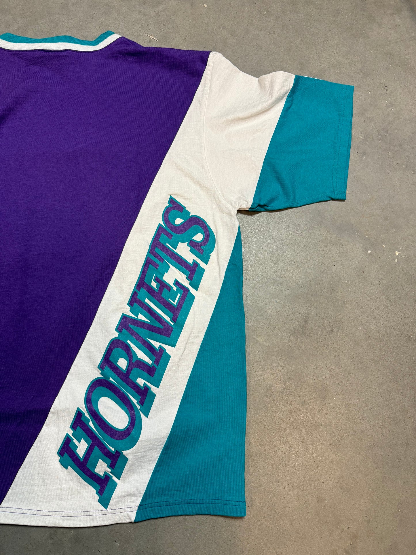 1996/97 Charlotte Hornets Vintage Champion Heavyweight Cotton NBA Shooting Shirt (Large)