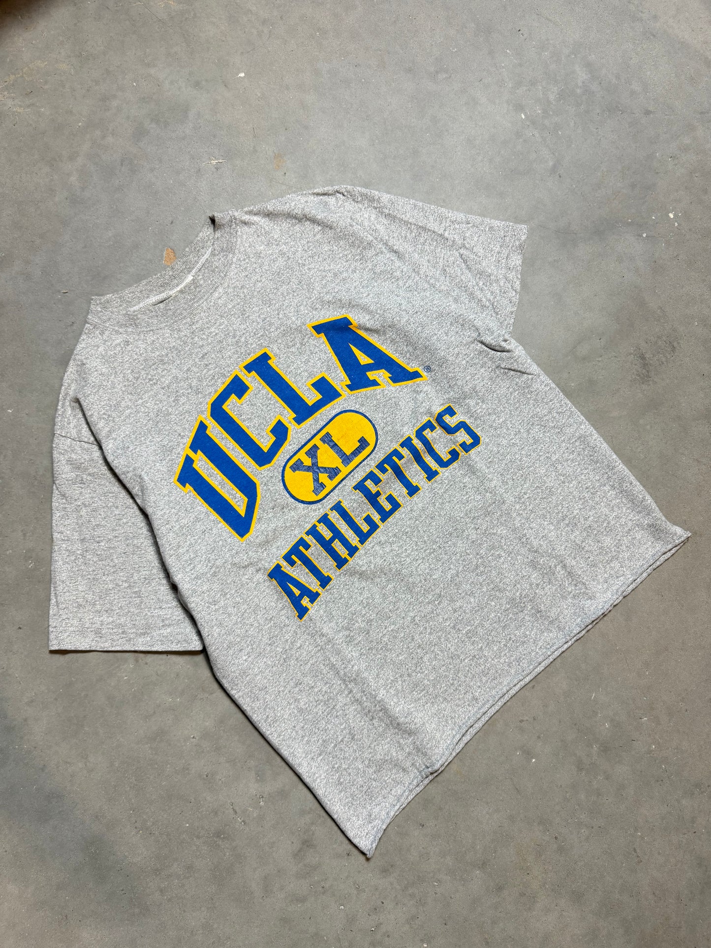 90’s UCLA Bruins Athletics Vintage Grey College Font Tee (Medium)