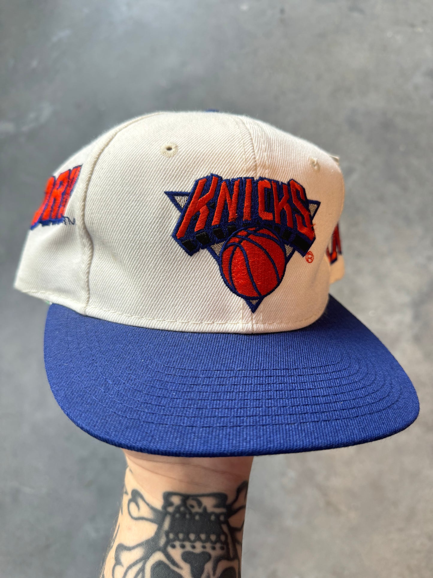 1994 New York Knicks Vintage Sports Specialties Side Wave White / Blue NBA Snapback Hat - Deadstock (OSFA)