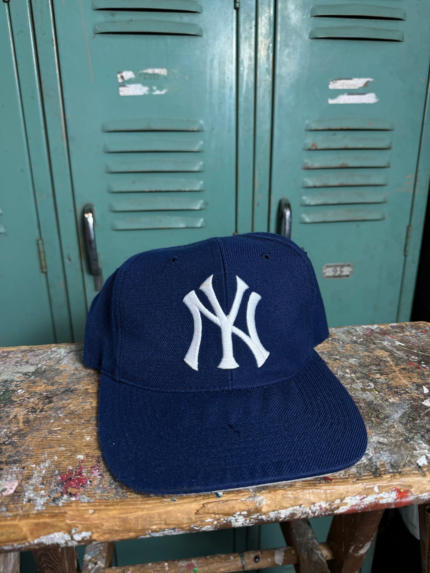 90’s New York Yankees Vintage Blue Big Big Logo Wool MLB Snapback Hat (OSFA)