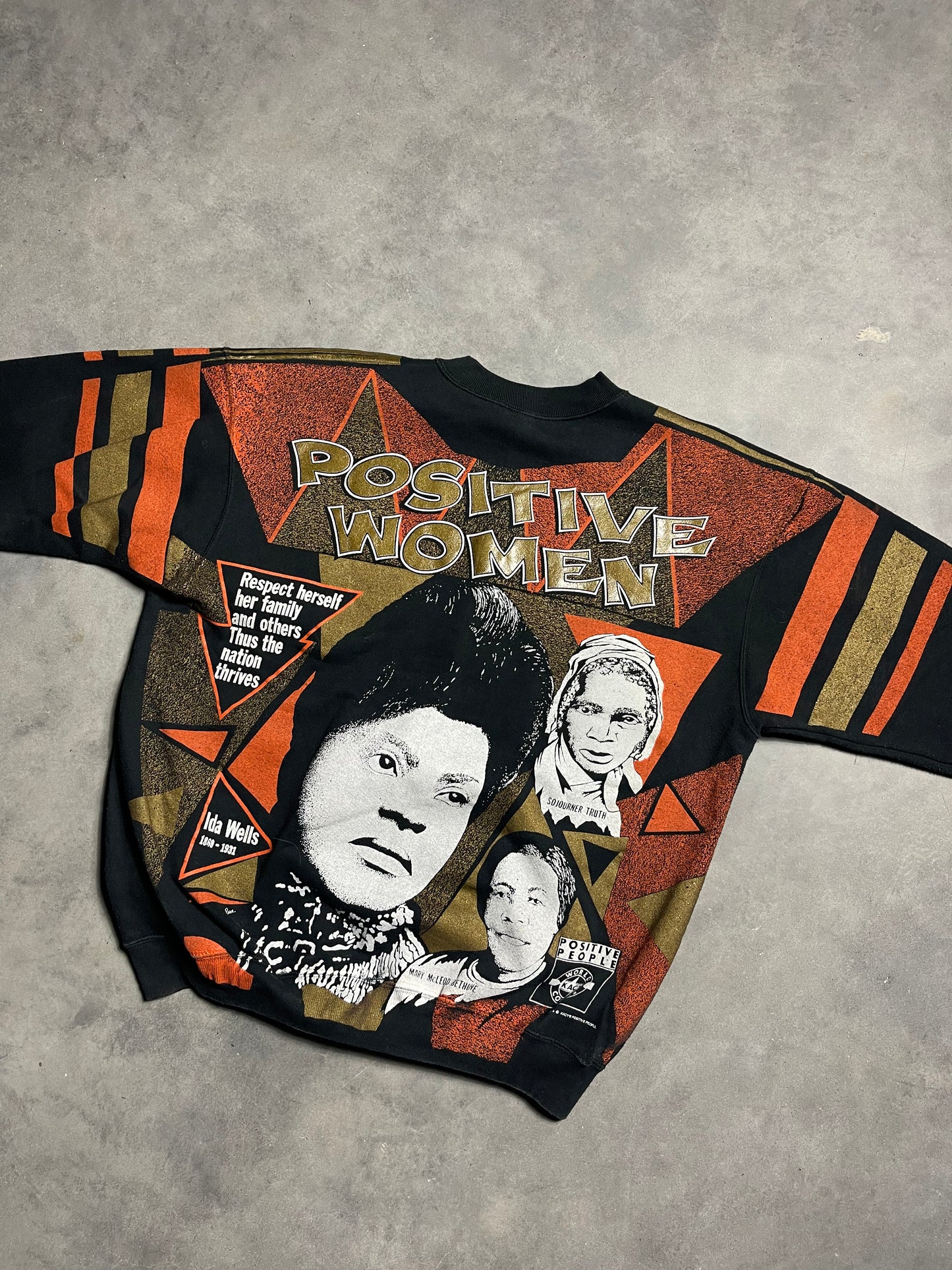 90’s Kacy Colors Positive African American Women All Over Print Crewneck (XL)