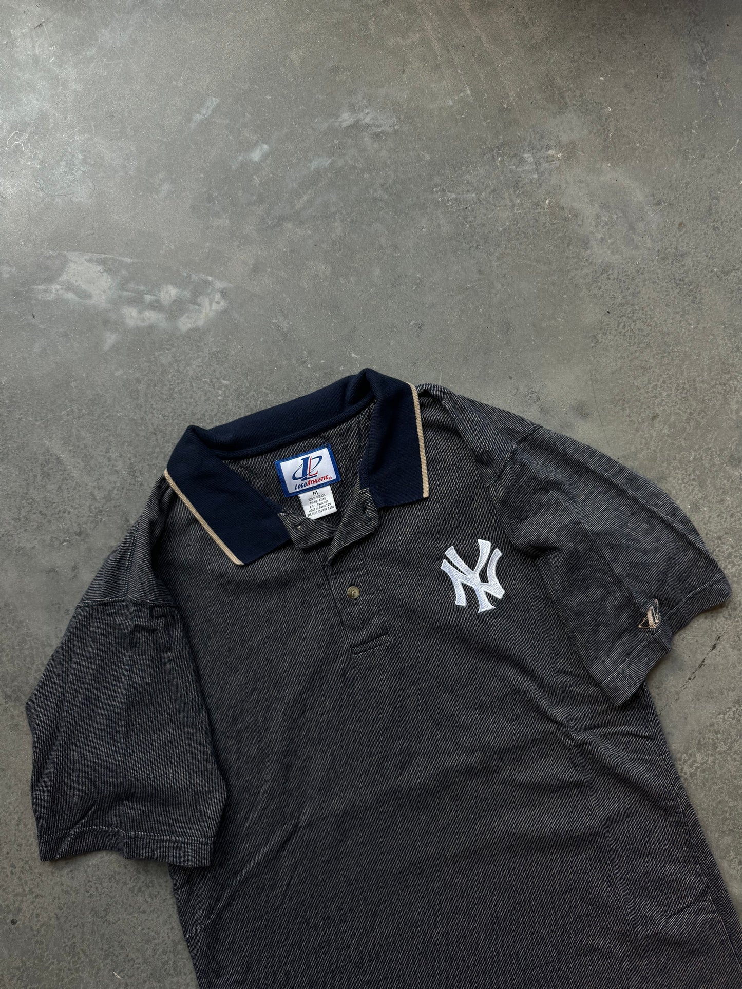 90’s New York Yankees Vintage Navy Blue Embroidered MLB Polo Collared Shirt (Medium)