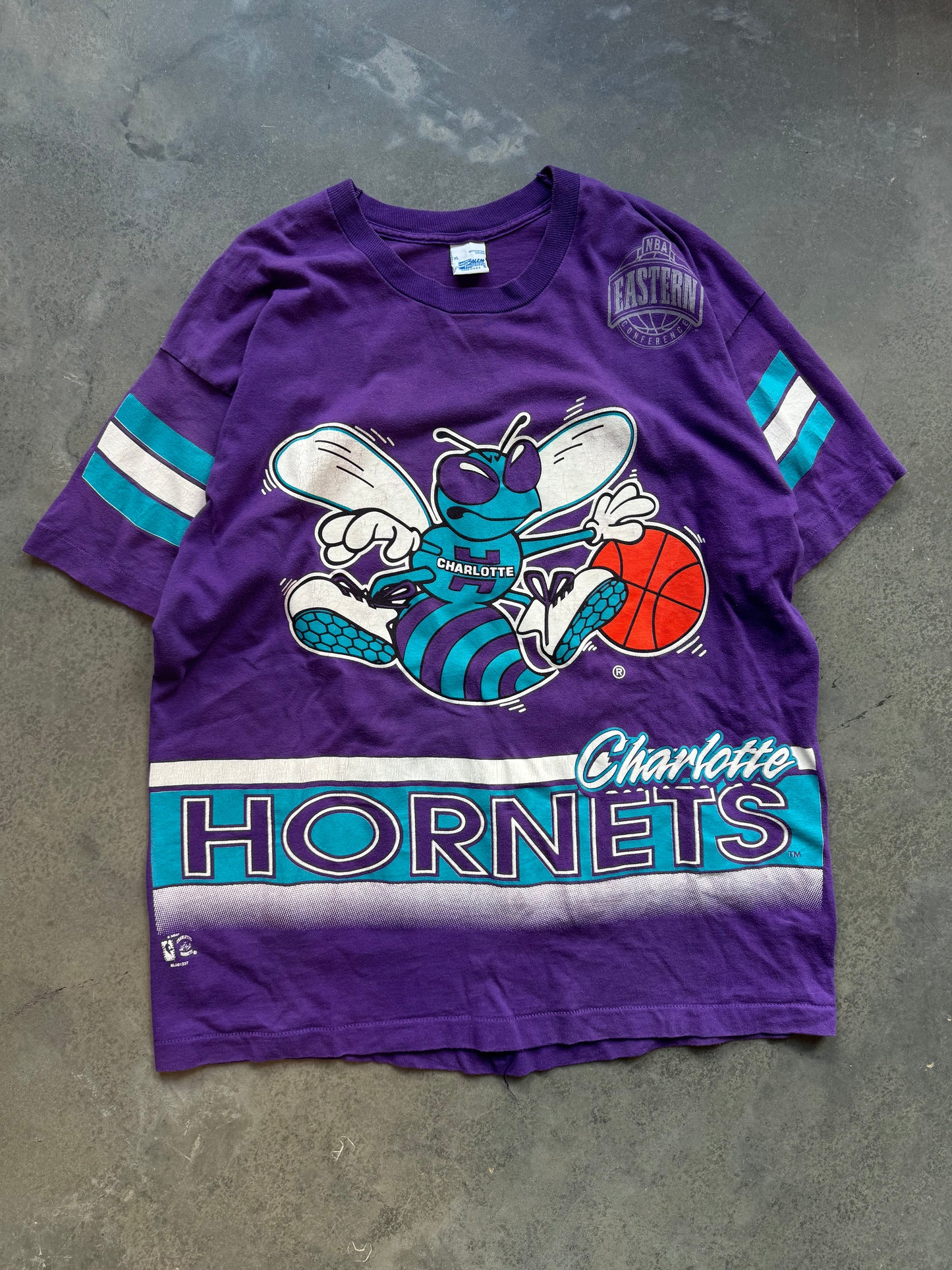 90’s Charlotte Hornets Vintage Purple Salem Sportswear Big Logo Print NBA Tee (XL)