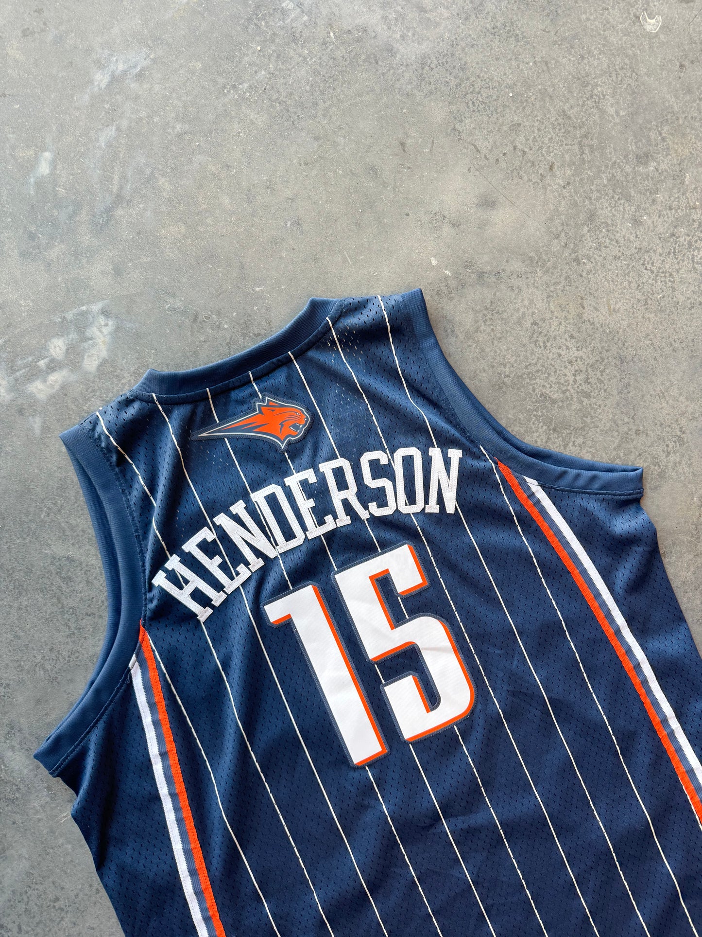 2009/2010 Charlotte Bobcats Vintage Gerald Henderson Adidas NBA Stitched Swingman Jersey (XL)