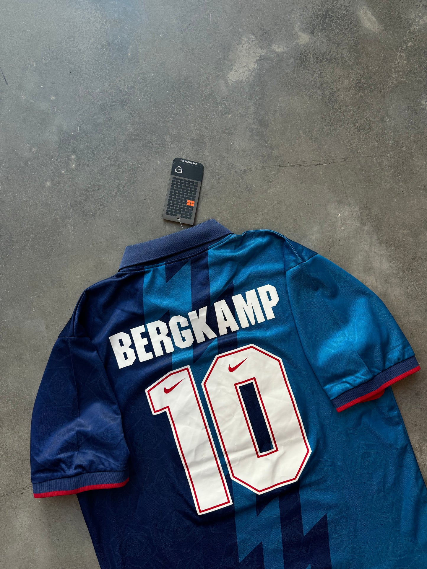 1995/1996 Arsenal FC Dennis Bergkamp Vintage Nike JVC Blue Away Kit Soccer Jersey - Deadstock (XXL - Fits like XL)