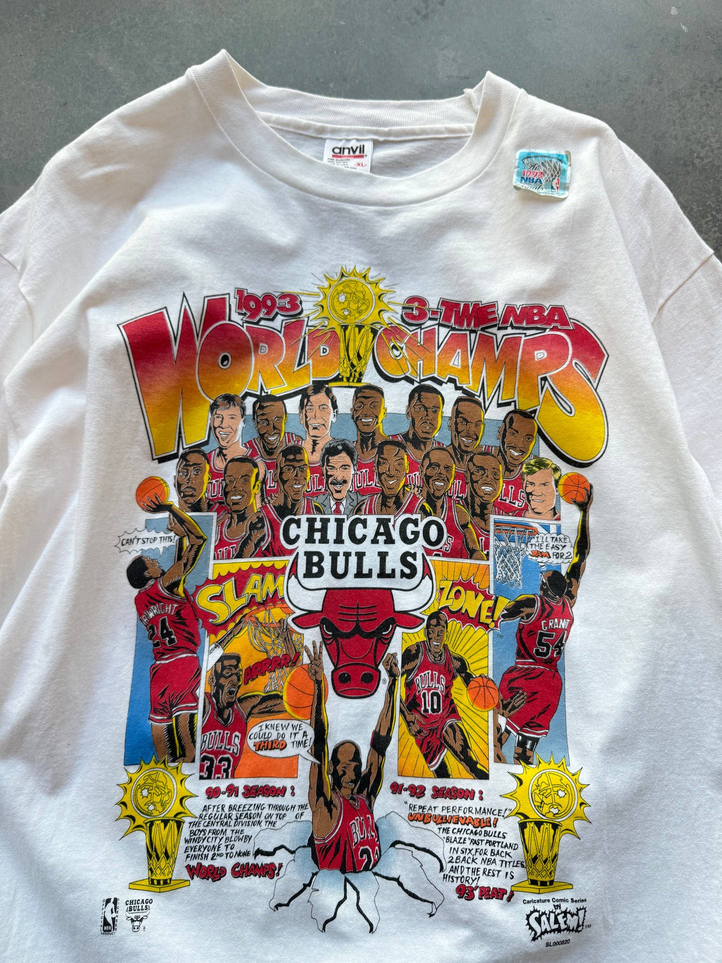 1993 Chicago Bulls Vintage Salem Sportswear Three Peat Caricature NBA Tee - Deadstock (XL)