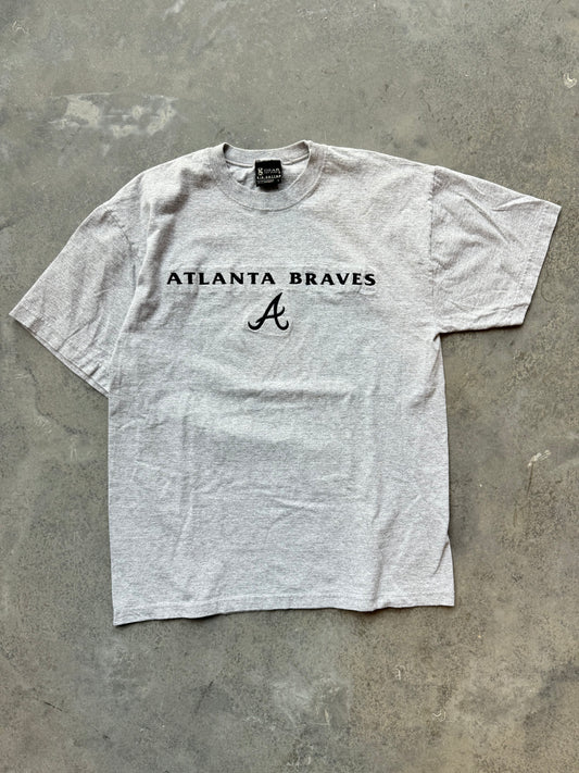 2002 Atlanta Braves Grey Embroidered Spellout MLB Tee (Large)