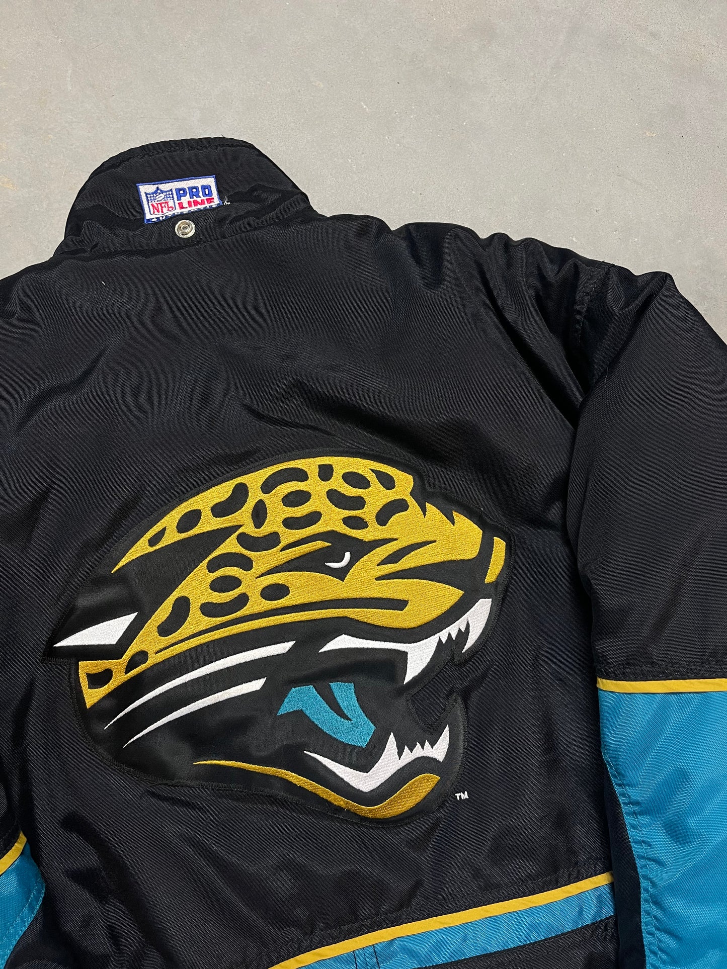 90’s Jacksonville Jaguars Vintage Nike Big Logo Puffer Jacket (Large)