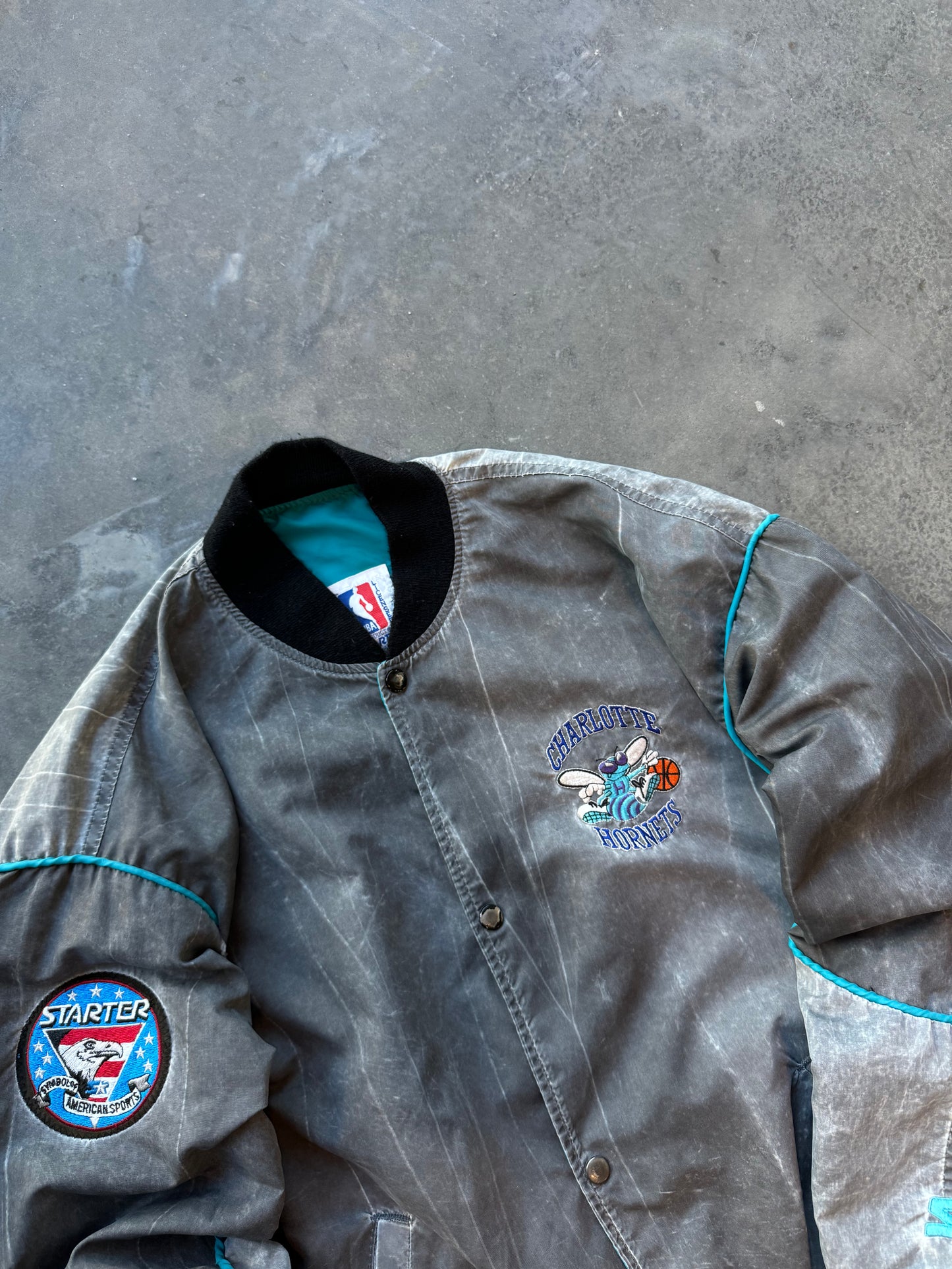 90’s Charlotte Hornets Vintage Grey Stone Washed Nylon Starter NBA Eagle Crest Satin Jacket (Large)