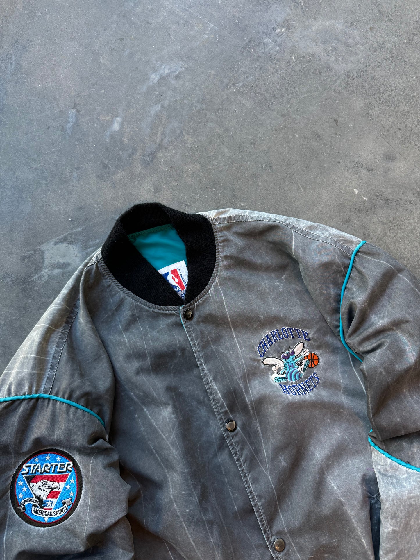 90’s Charlotte Hornets Vintage Grey Stone Washed Nylon Starter NBA Eagle Crest Satin Jacket (Large)