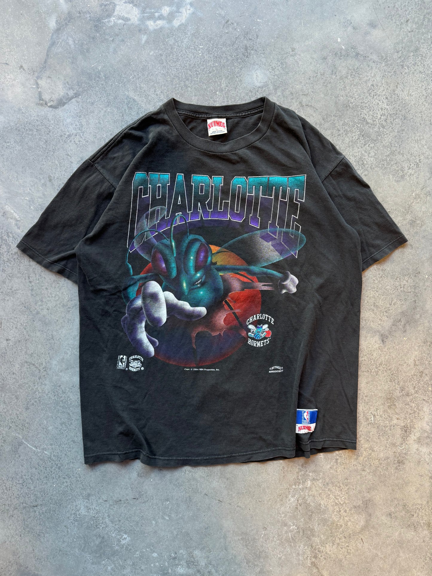 1994 Charlotte Hornets Vintage Black Nutmeg Mills Hugo Breakthrough NBA Tee (XL)