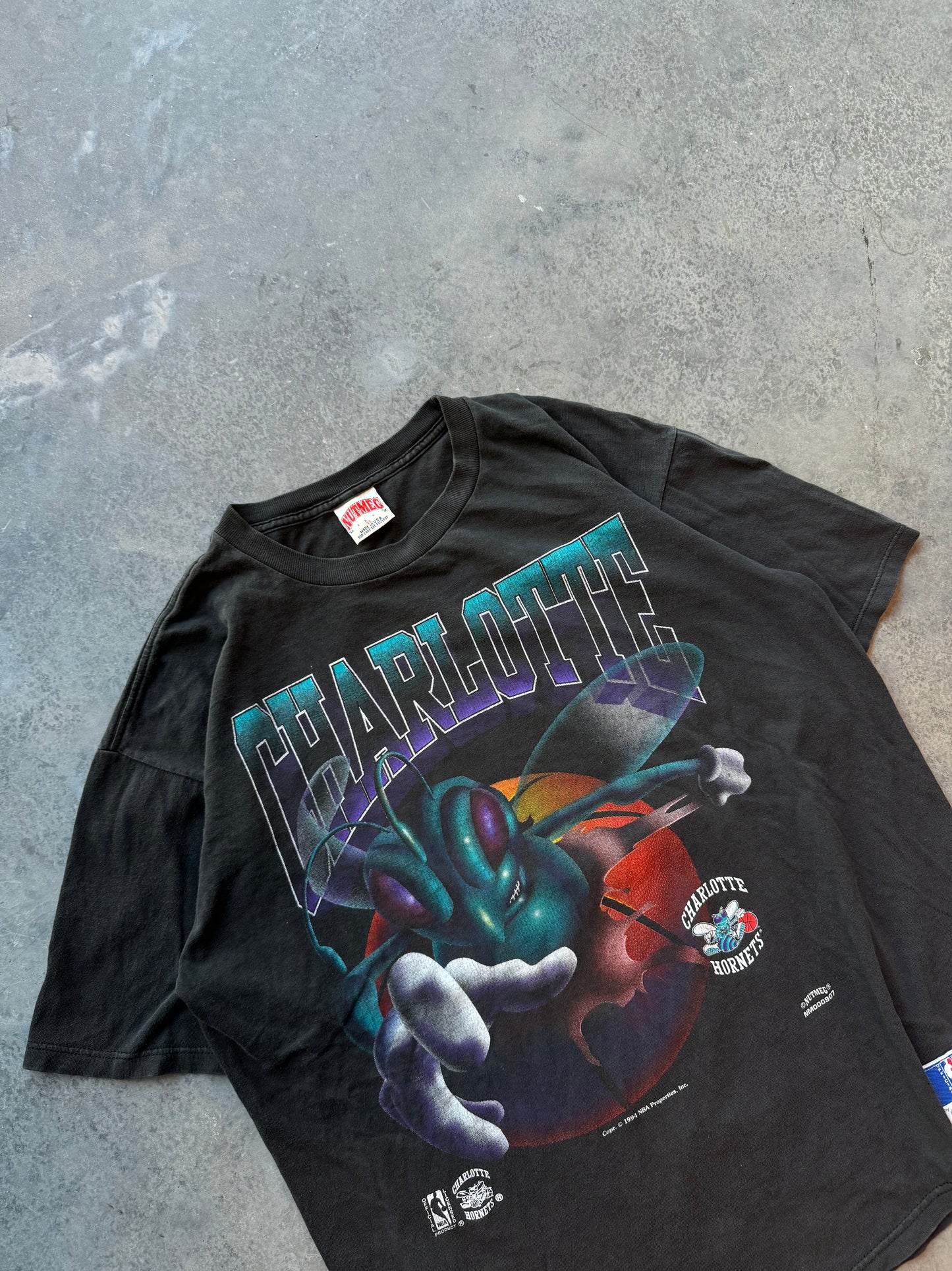 1994 Charlotte Hornets Vintage Black Nutmeg Mills Hugo Breakthrough NBA Tee (XL)