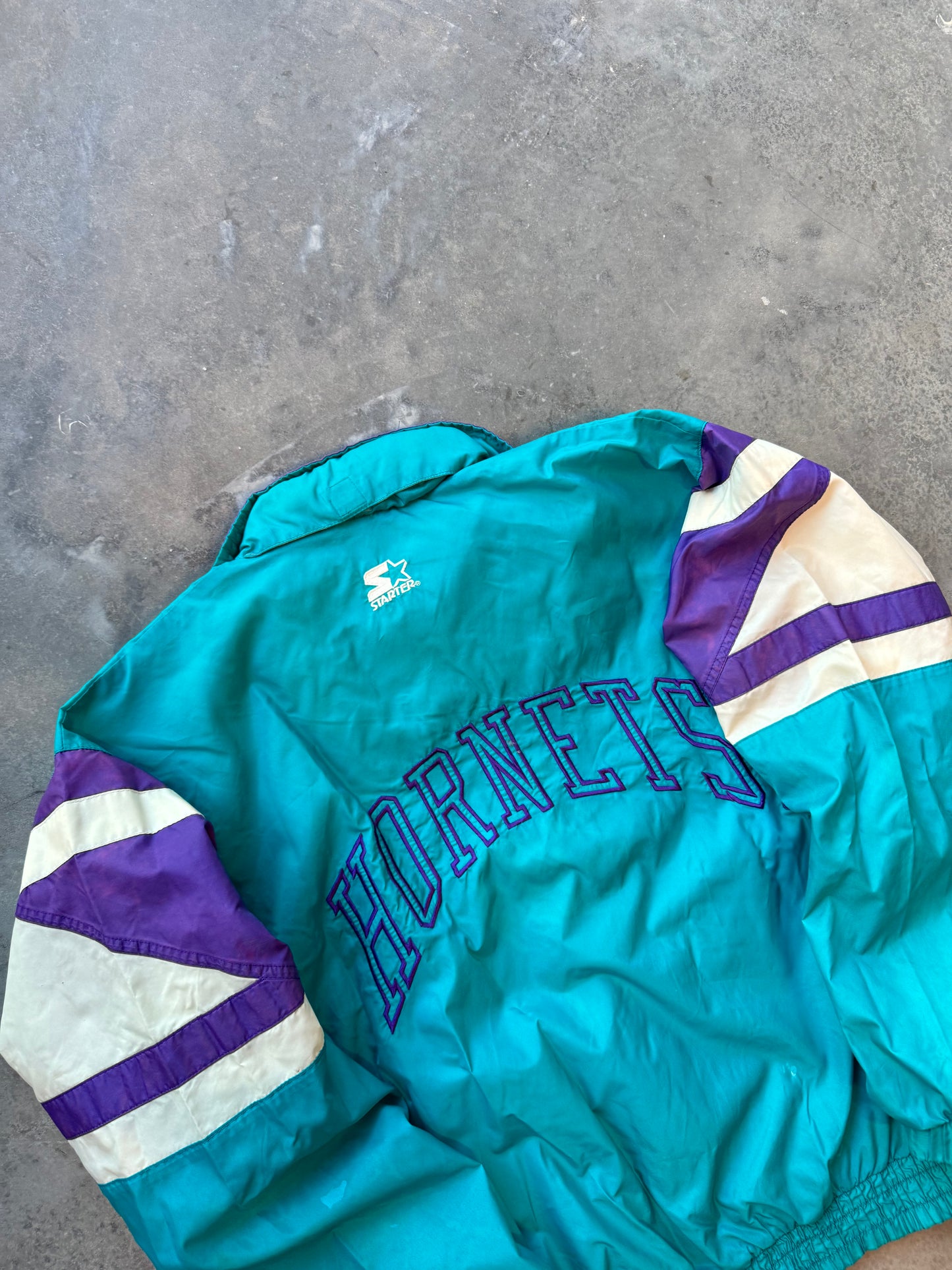 90’s Charlotte Hornets Vintage Teal Starter Full Zip NBA Windbreaker Jacket (Medium)