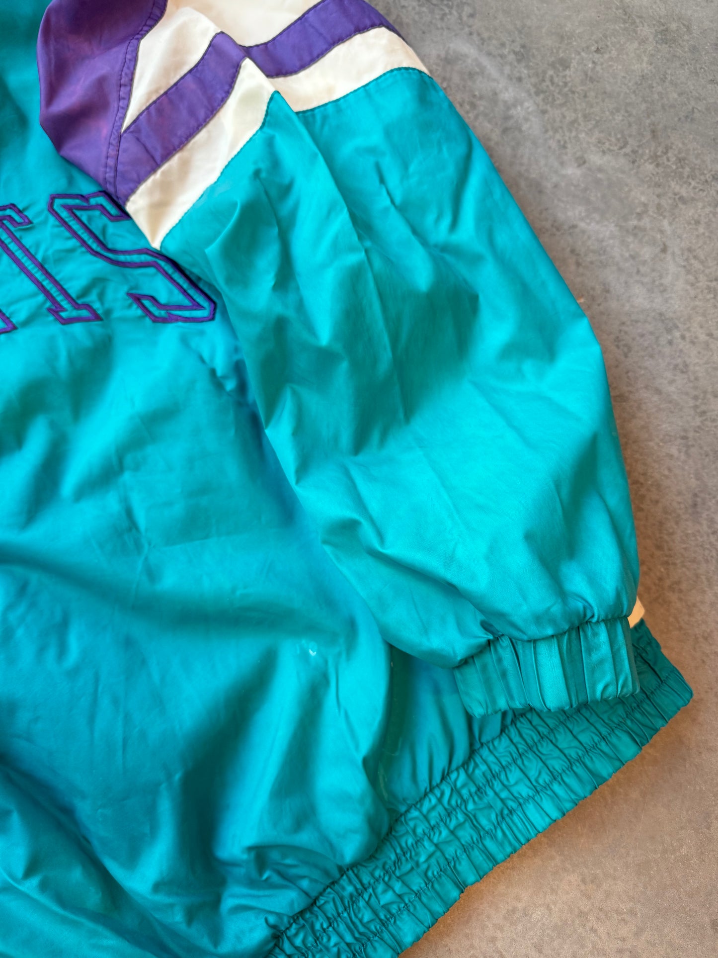 90’s Charlotte Hornets Vintage Teal Starter Full Zip NBA Windbreaker Jacket (Medium)