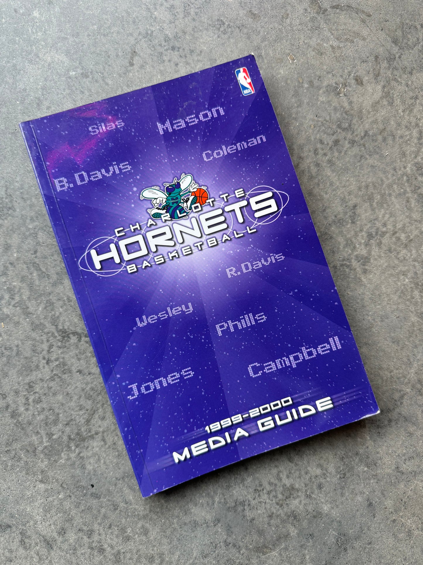 1999/2000 Charlotte Hornets Media Guide Vintage NBA Coffee Table Book