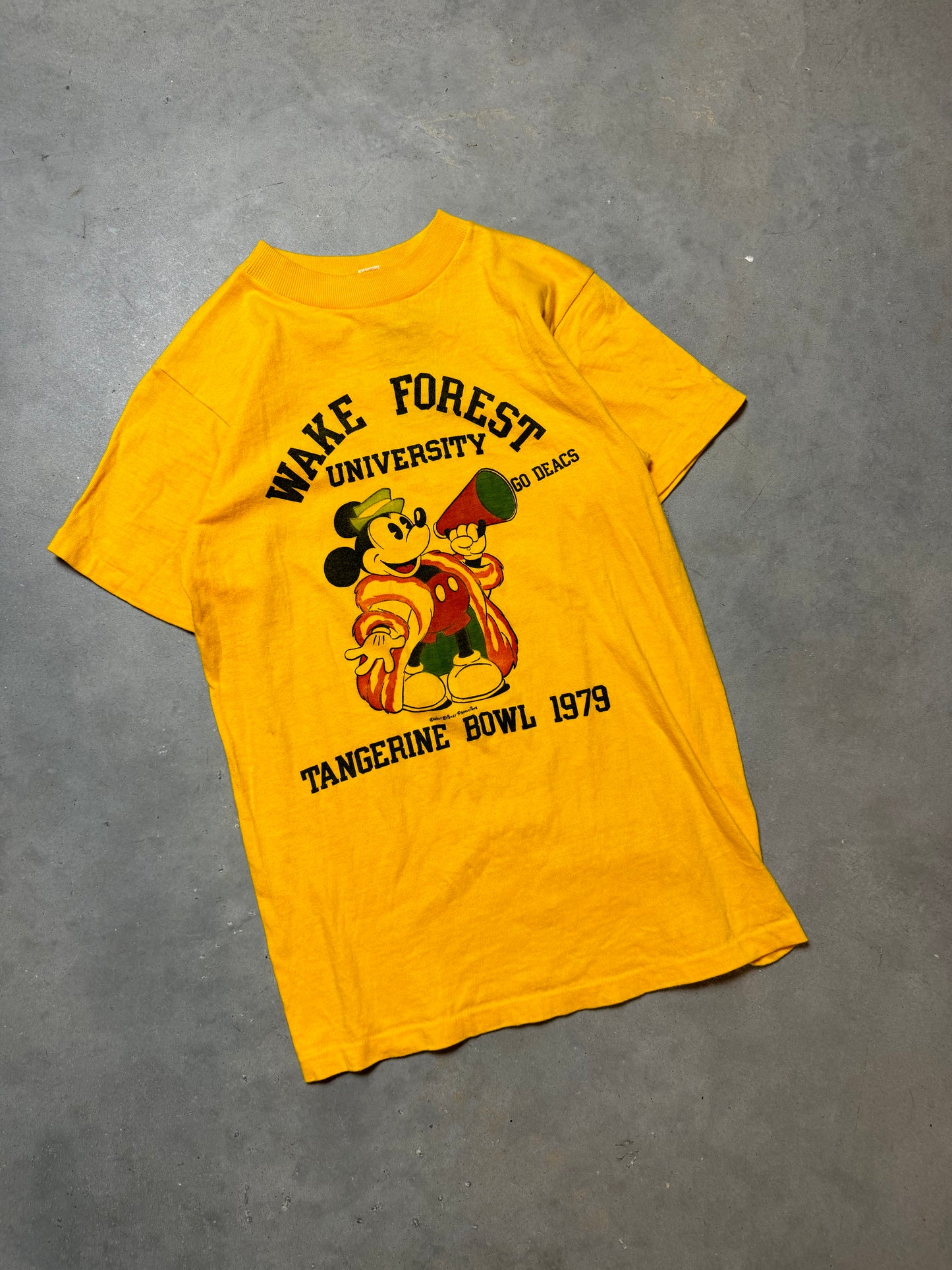 1979 Wake Forest Demon Deacons x Mickey Mouse Tangerine Bowl Vintage College Football Tee (Small)