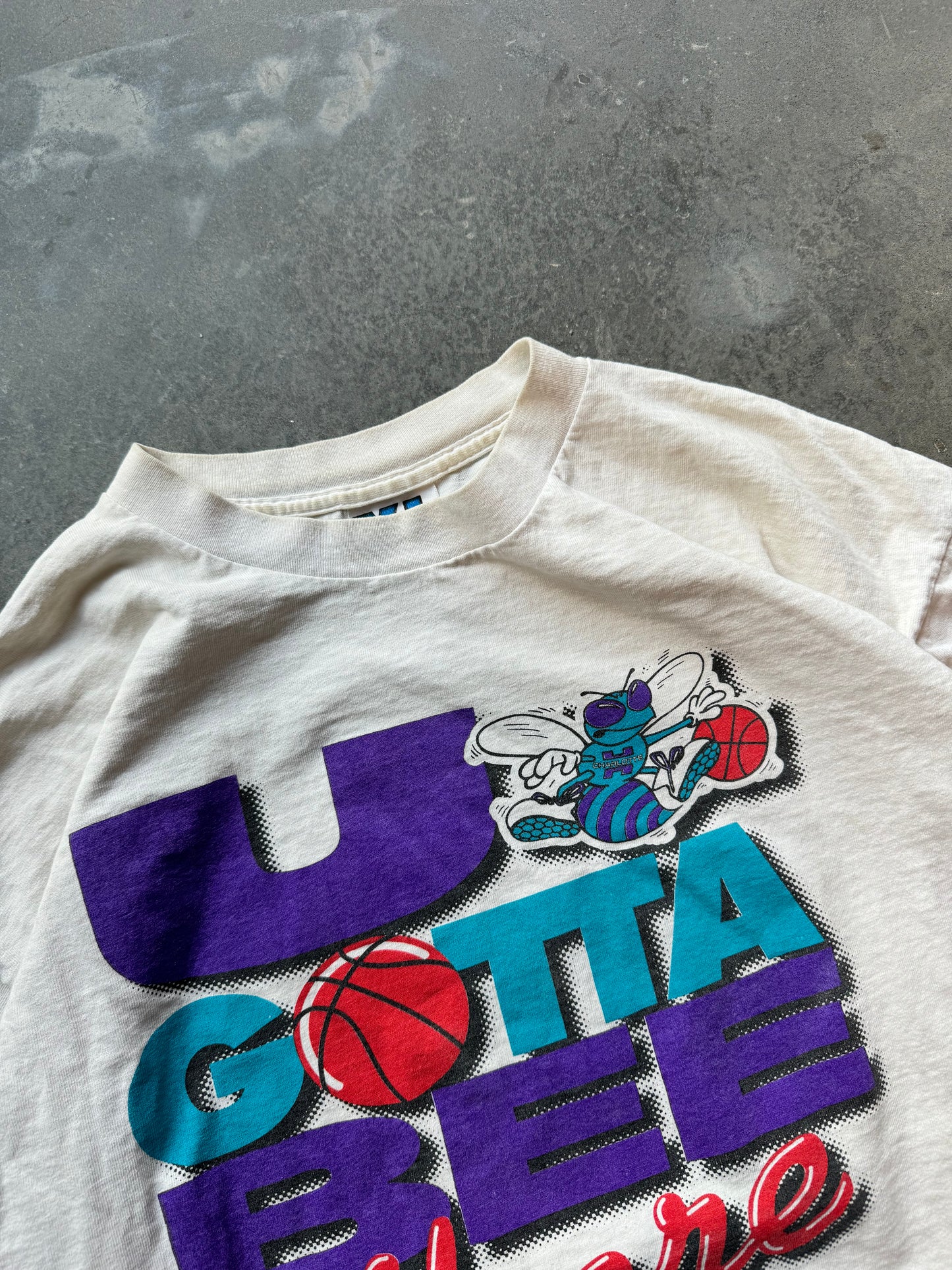 1995 Charlotte Hornets “U Gotta Bee There” vs. Philadelphia 76ers Home Opener Vintage NBA Tee (XL)