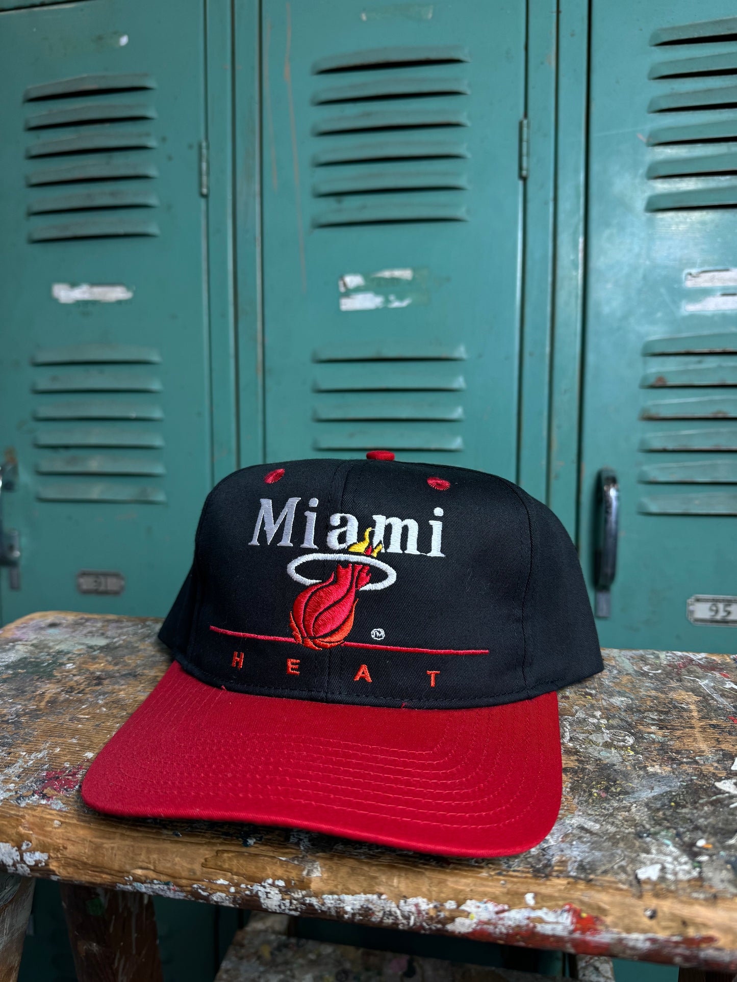 90’s Miami Heat Vintage Twins Enterprises NBA Snapback Hat (OSFA)