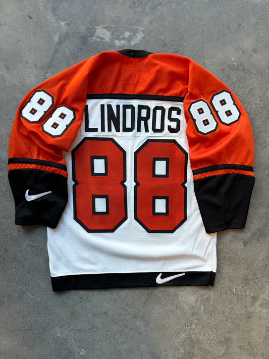 90’s Philadelphia Flyers Eric Lindros Vintage Nike NHL Fully Embroidered Hockey Authentic Jersey (Medium)