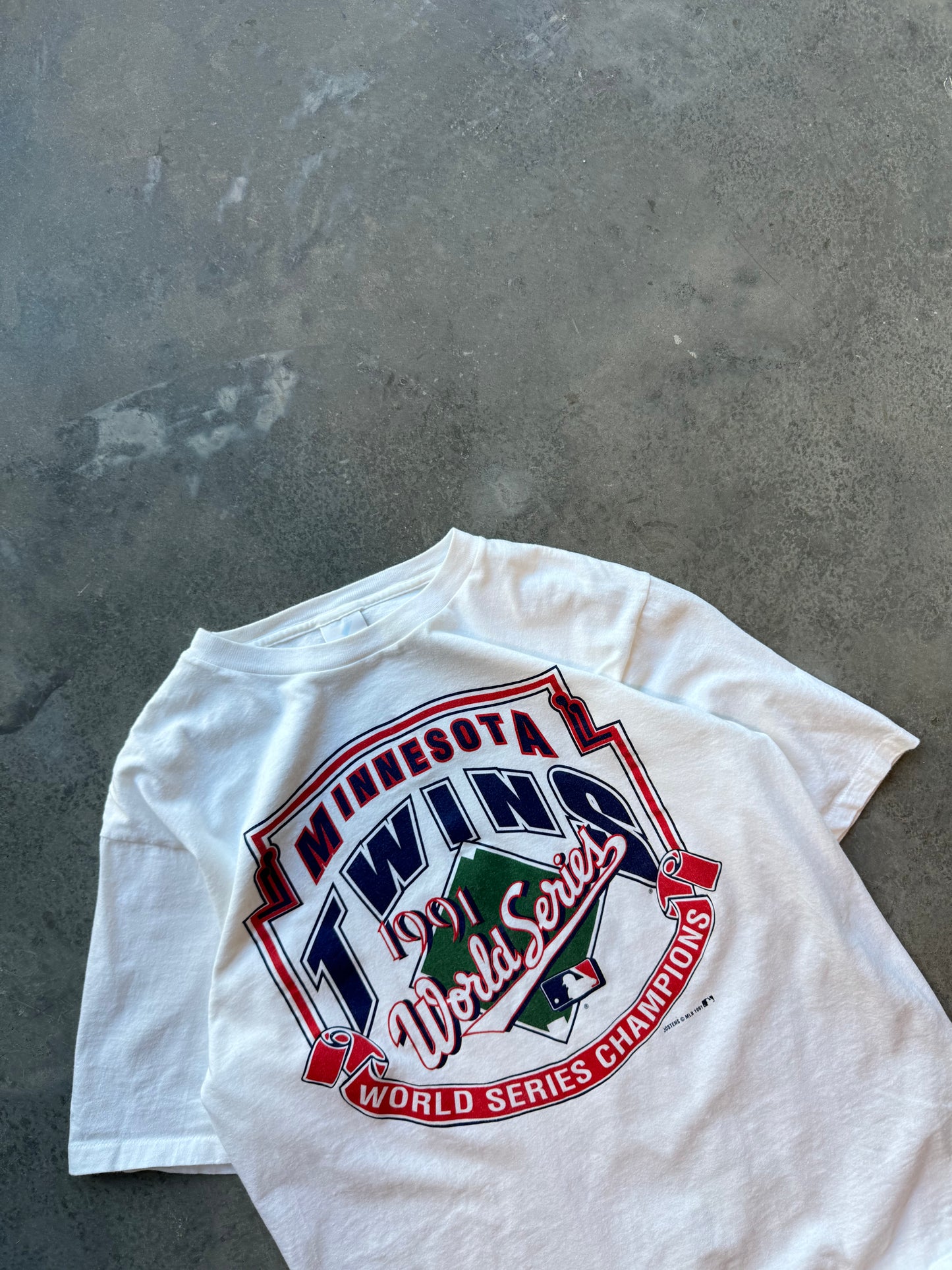 1991 Minnesota Twins Vintage World Series Champions MLB Baseball Tee (Large)