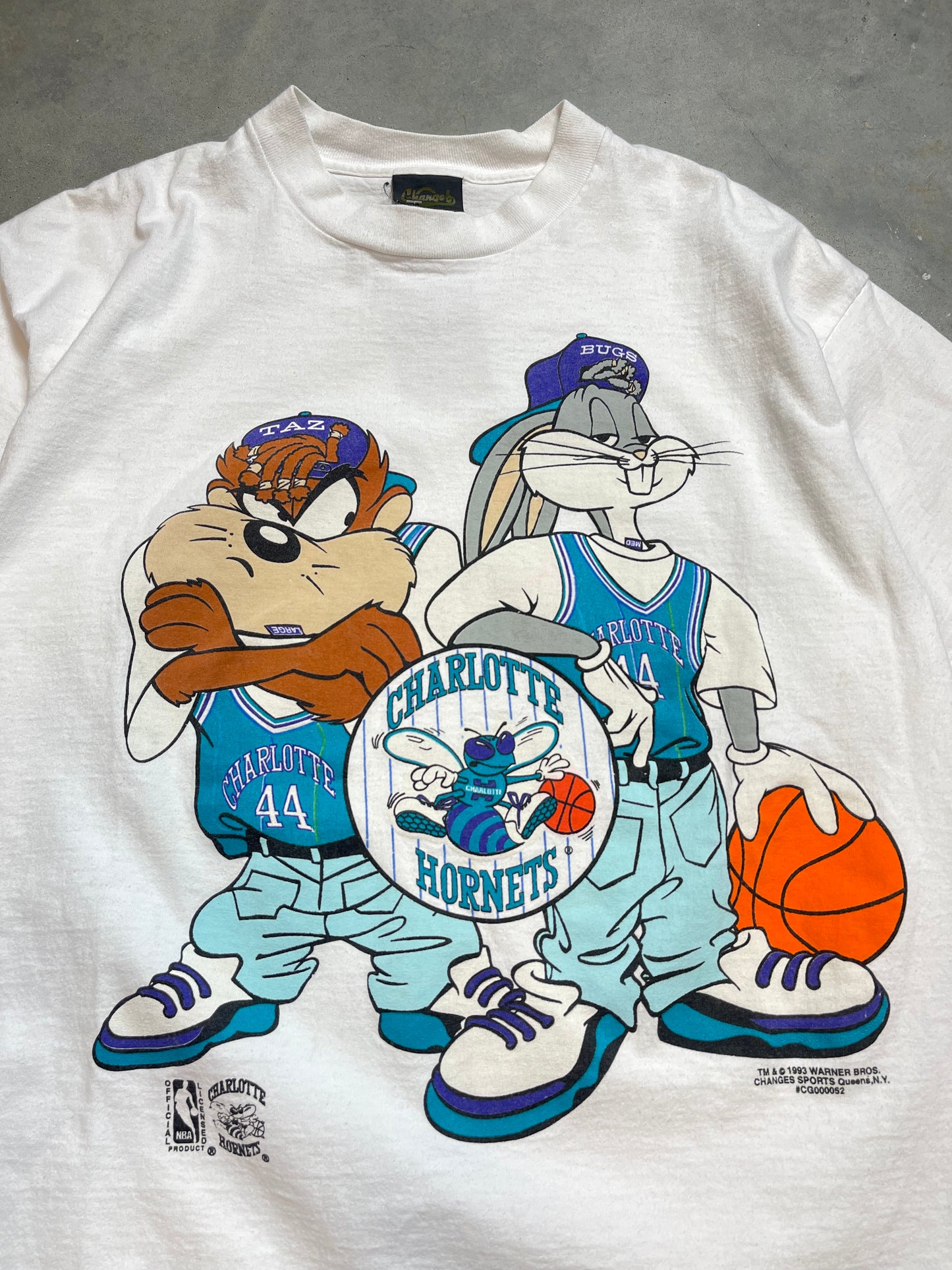 1993 Charlotte Hornets x Looney Tunes Vintage Hip Hop NBA Tee (Large)