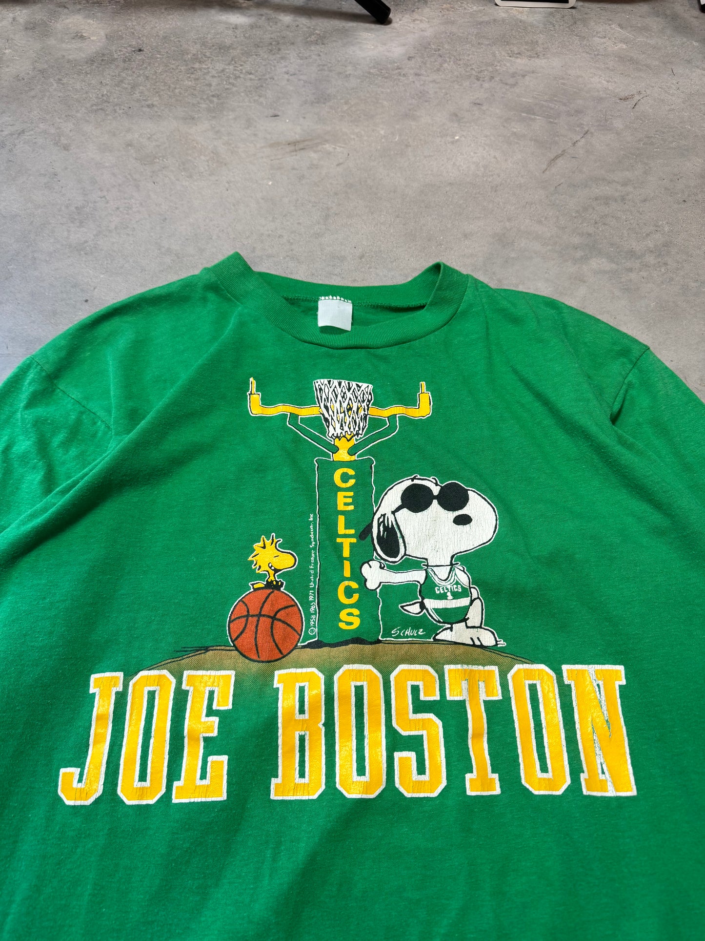 80’s Boston Celtics x Snoopy Vintage NBA Cartoon Tee (Medium)