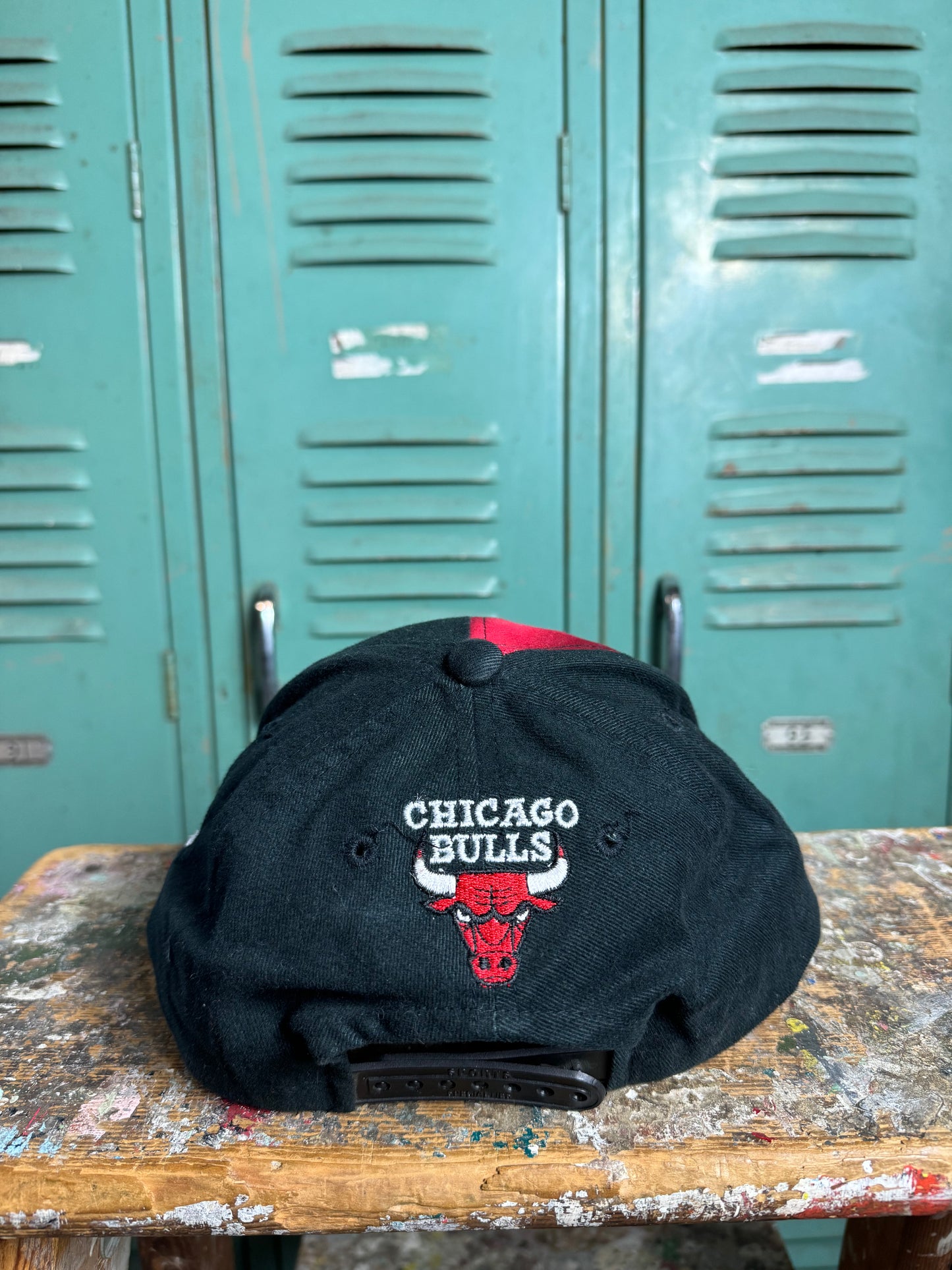 90’s Chicago Bulls Vintage Sports Specialties NBA Snapback Hat (OSFA)